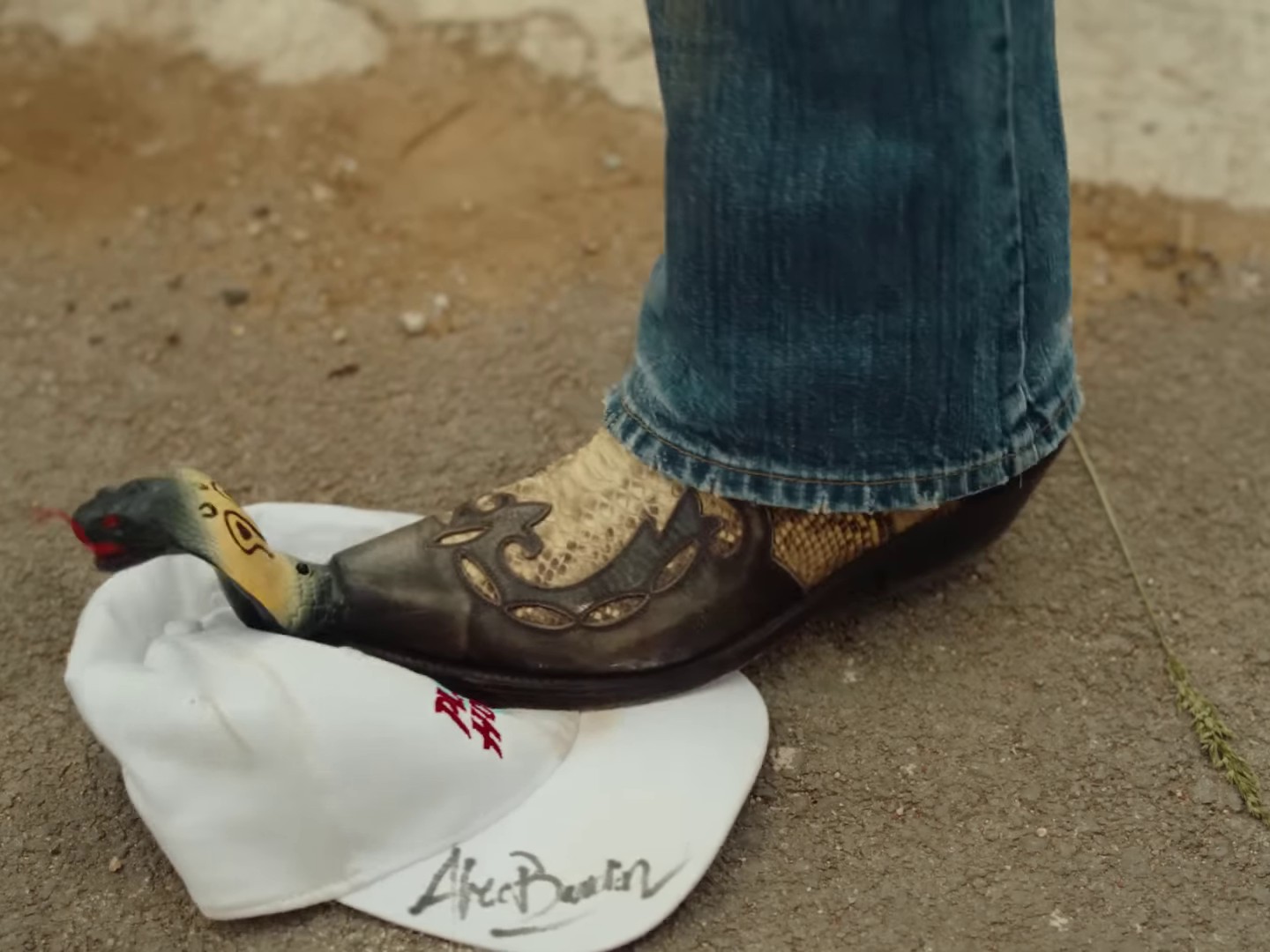 Sexy Narkoman (2023) —  shot,  lighting