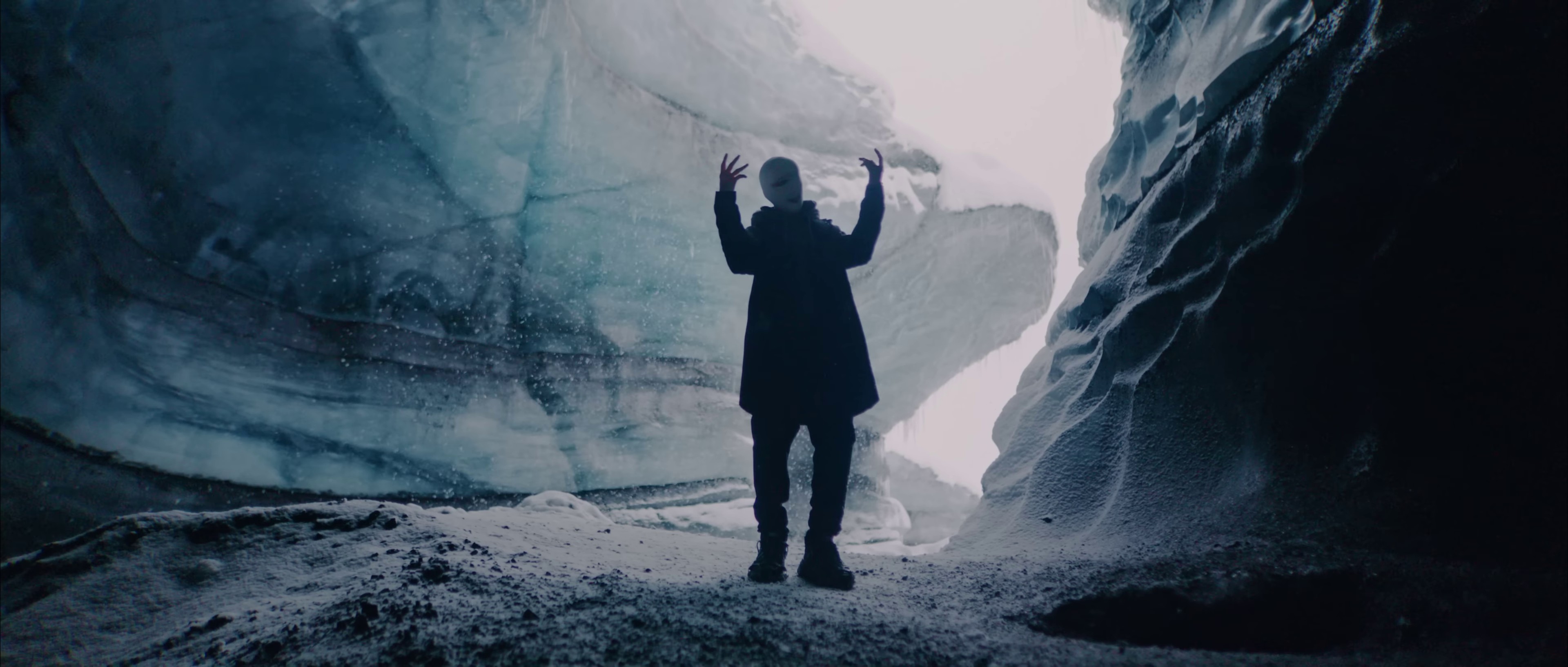 J'oublie (2023) —  shot,  lighting