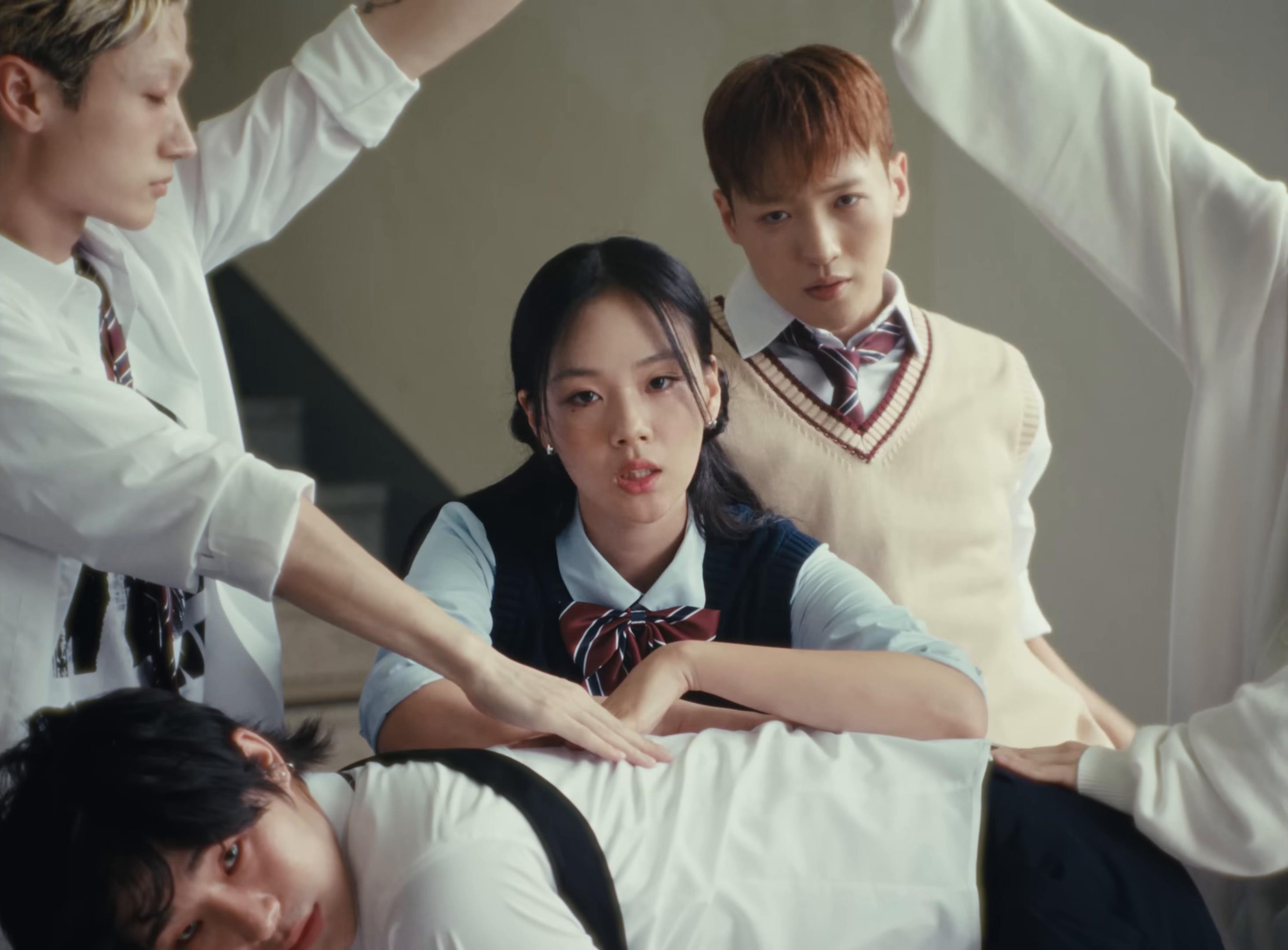 데레 (Derre) (2024) —  shot,  lighting