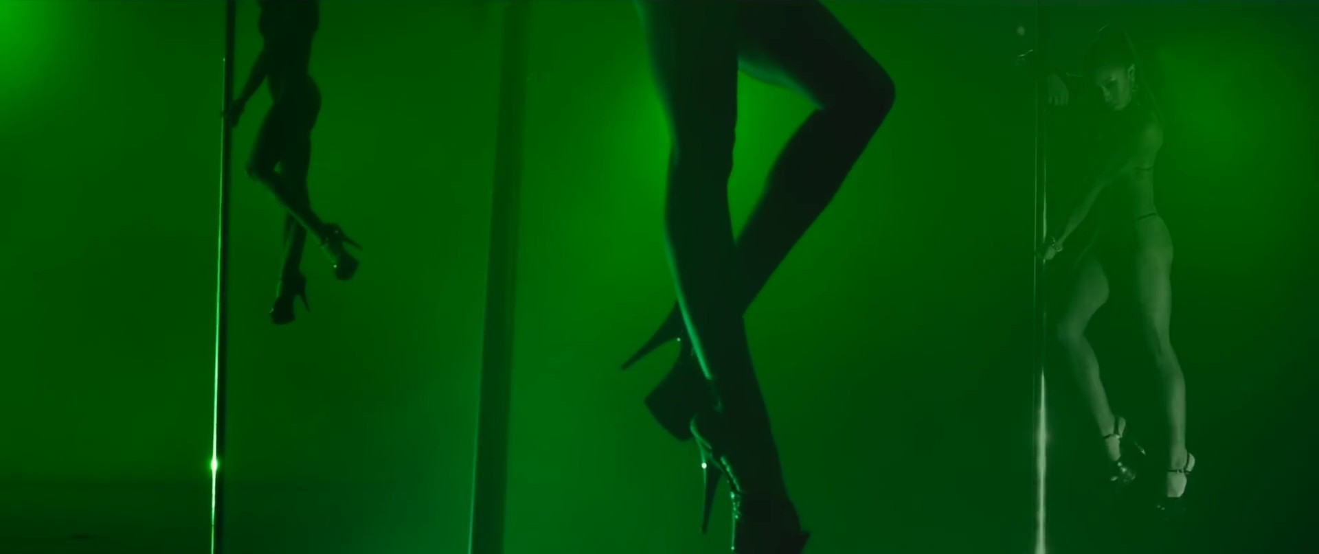 Pour it up (2013) —  shot,  lighting