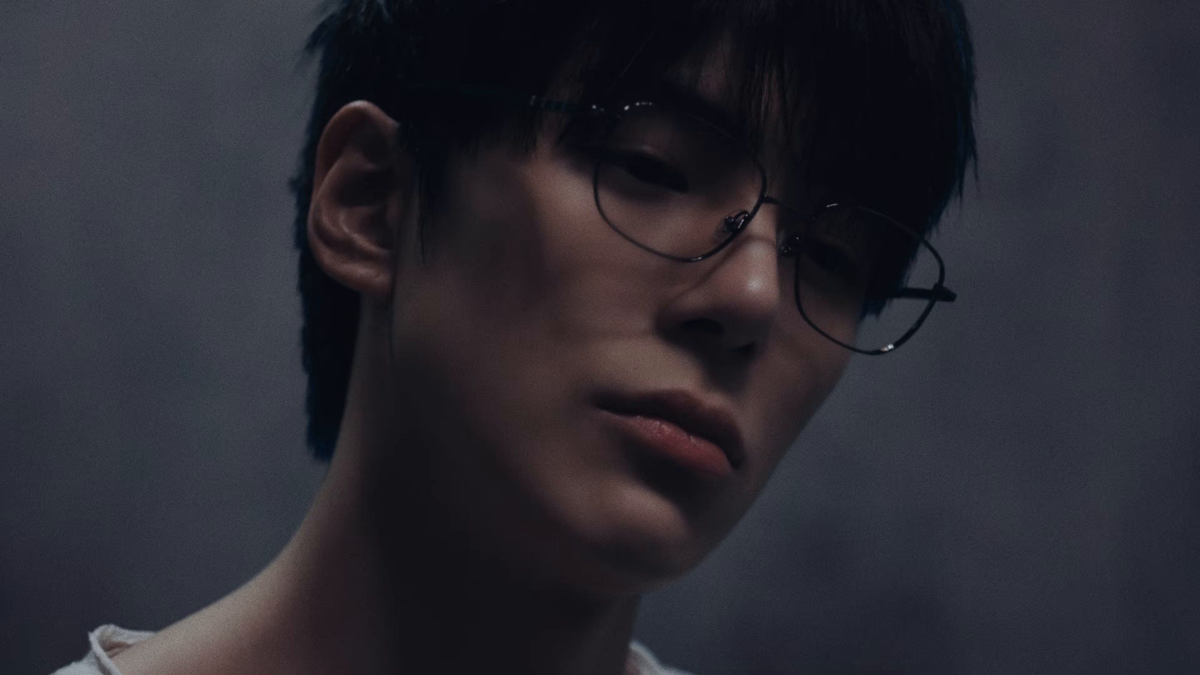 baby blue (2025) —  shot,  lighting