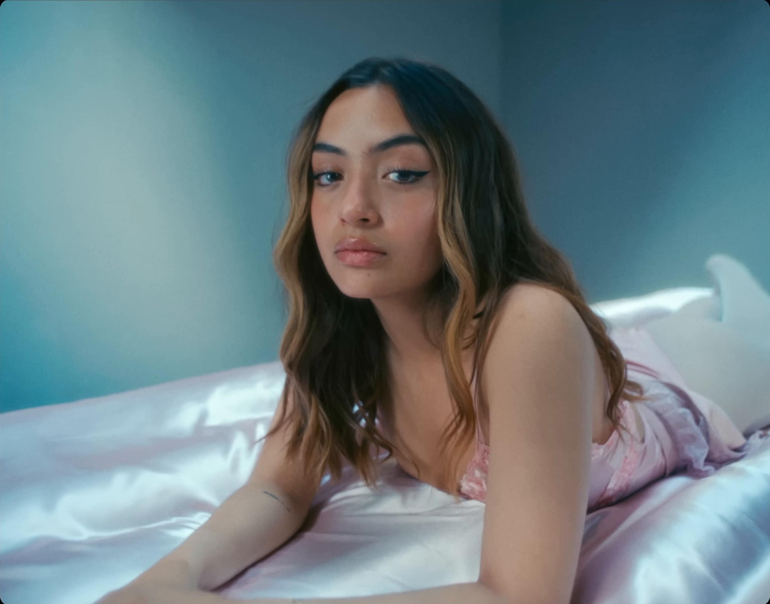 Mi Piel (2025) —  shot,  lighting