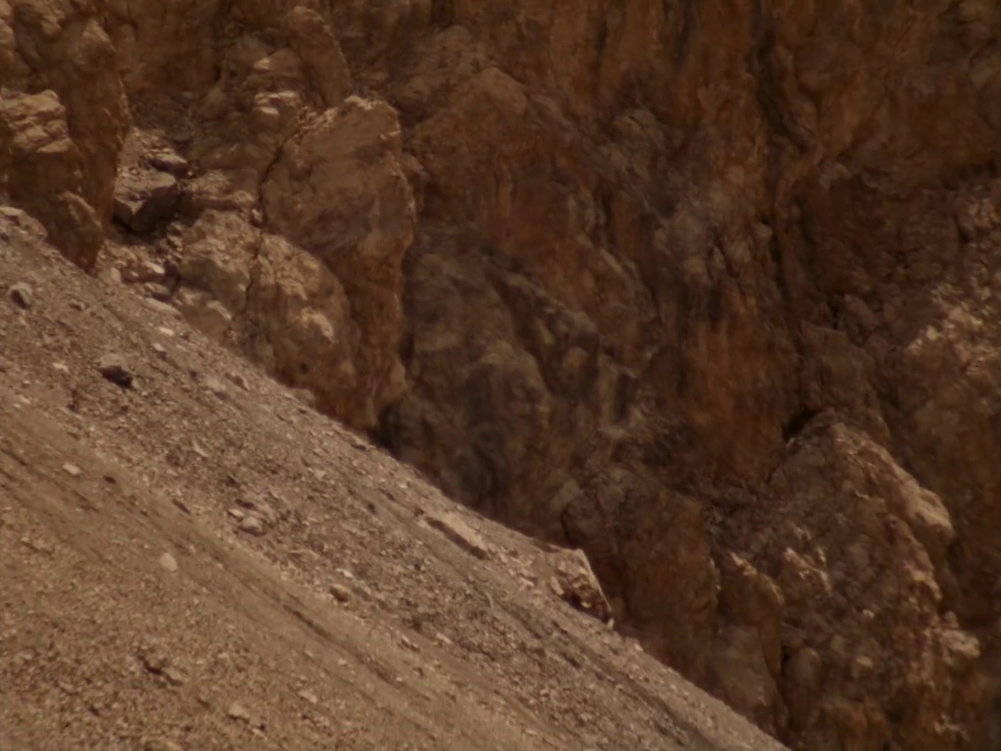 Voyager (2022) —  shot,  lighting