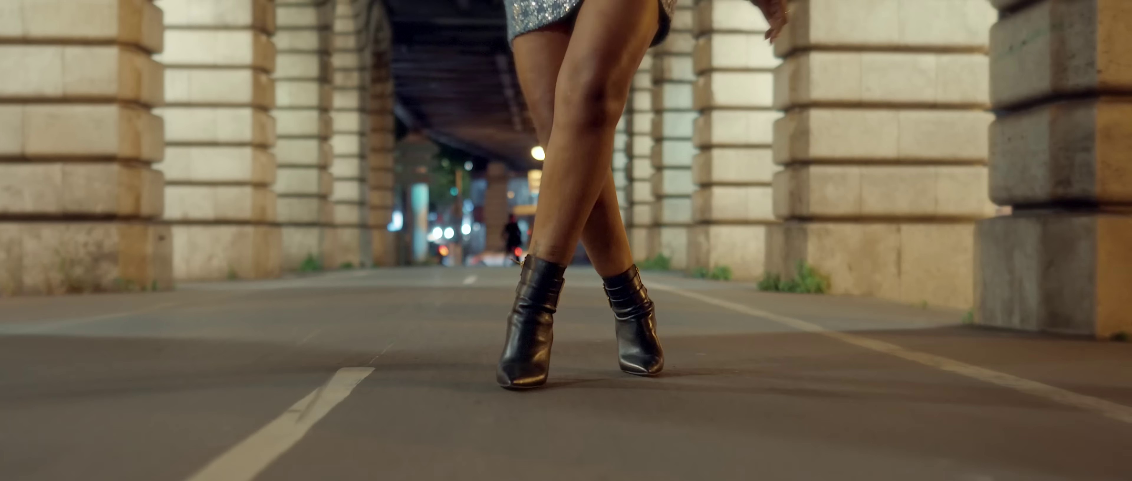 BOR’O nini (2023) —  shot,  lighting