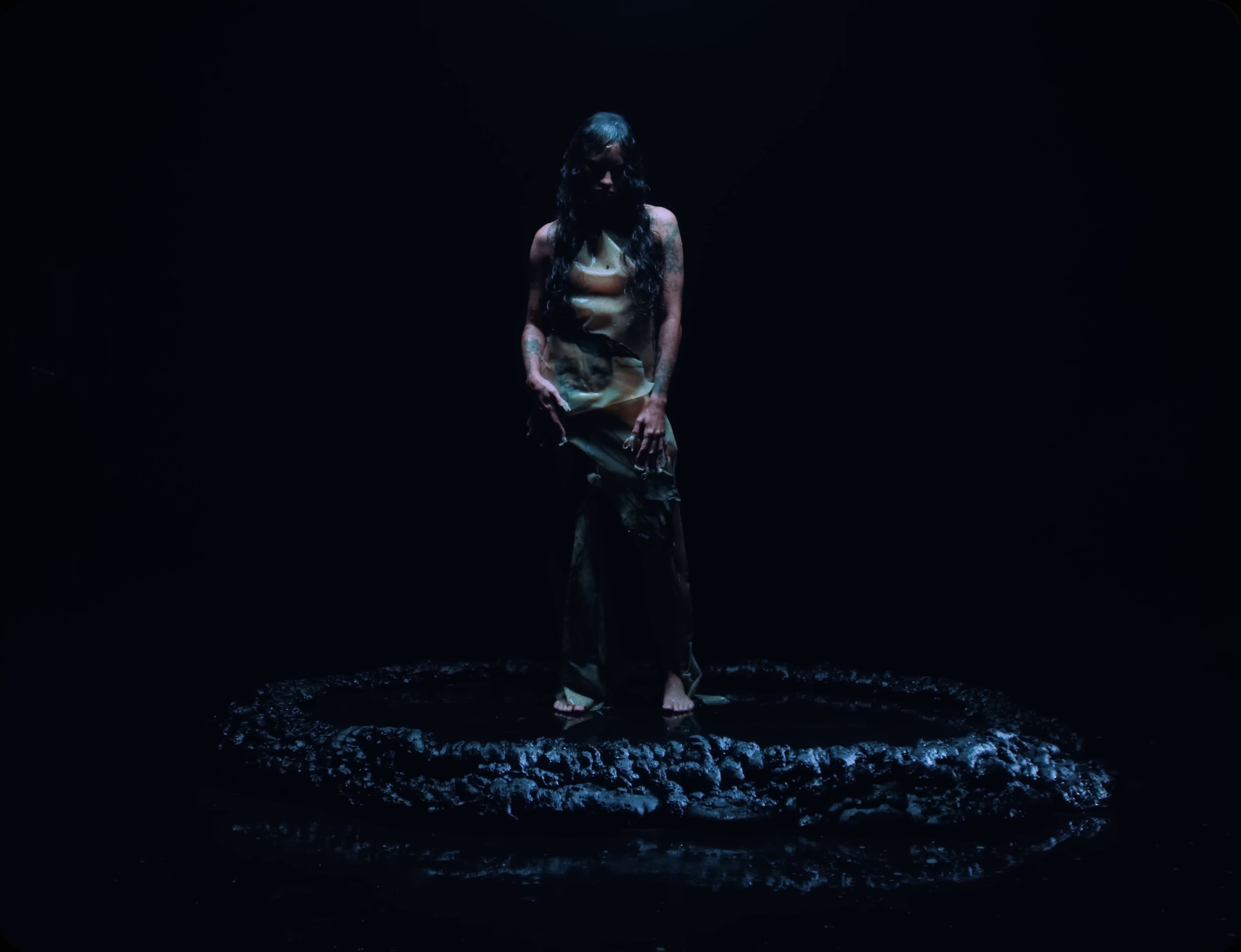 Minha Religião  (2023) —  shot,  lighting