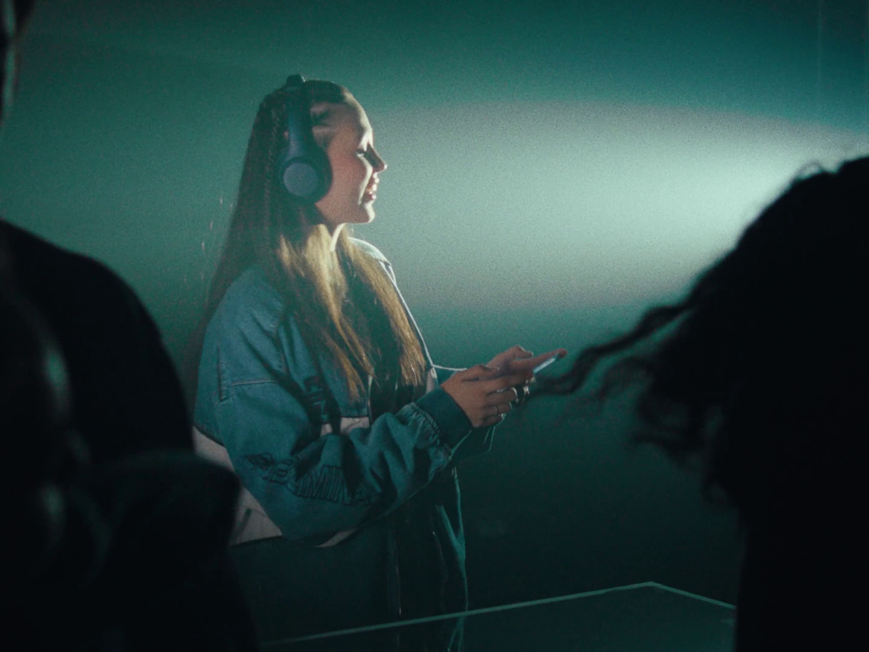 Ayau - t.s.u. x Samsung | Galaxy Flip5 (2024) —  shot,  lighting