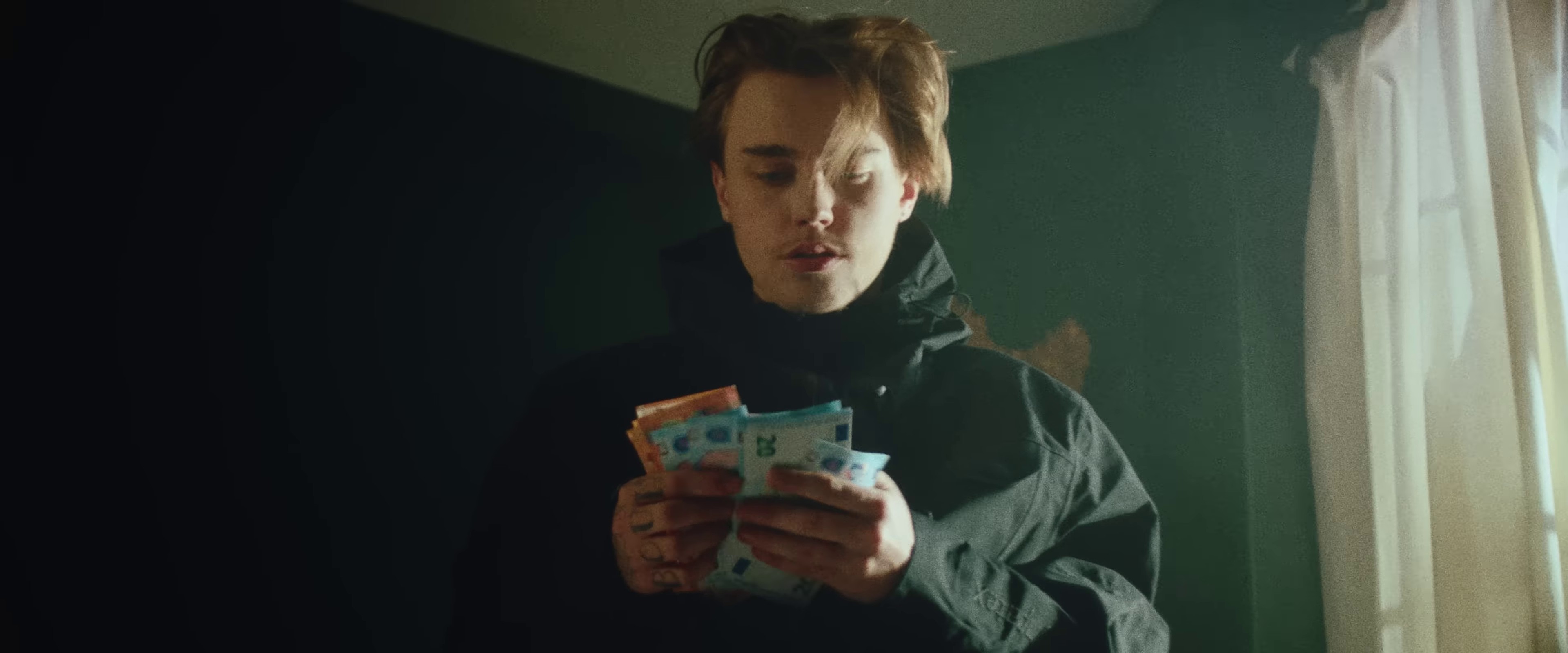 ARGENT TAFF (2023) —  shot,  lighting