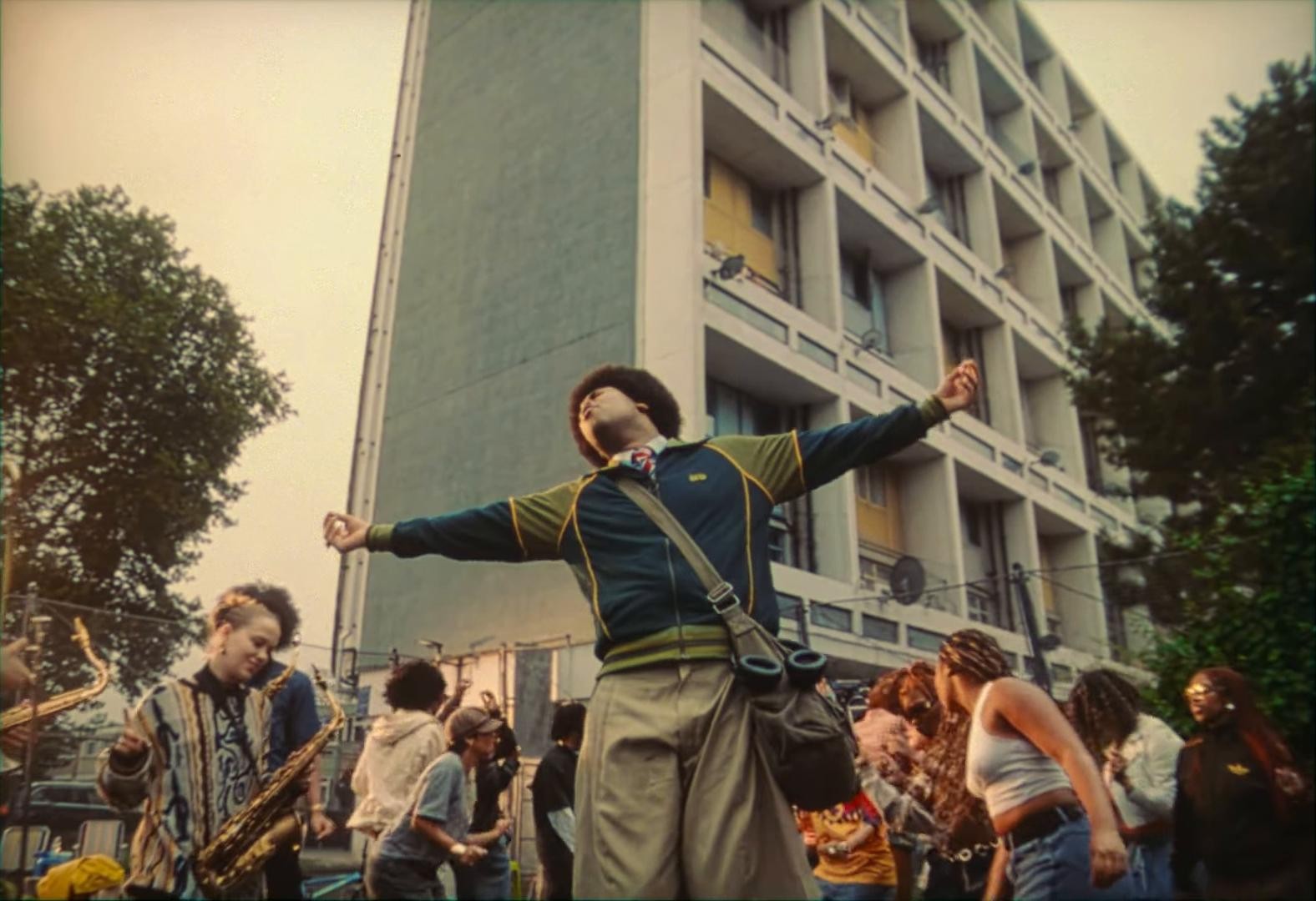 Catching Bodies  (2025) —  shot,  lighting