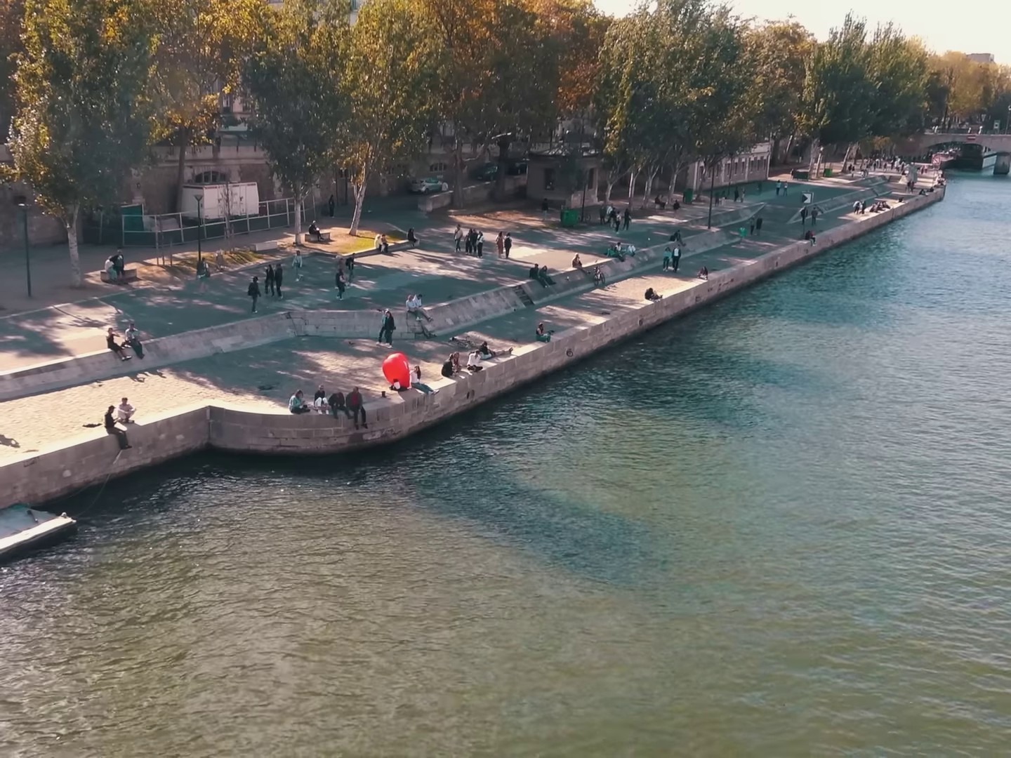 C'est drôle (2023) —  shot,  lighting