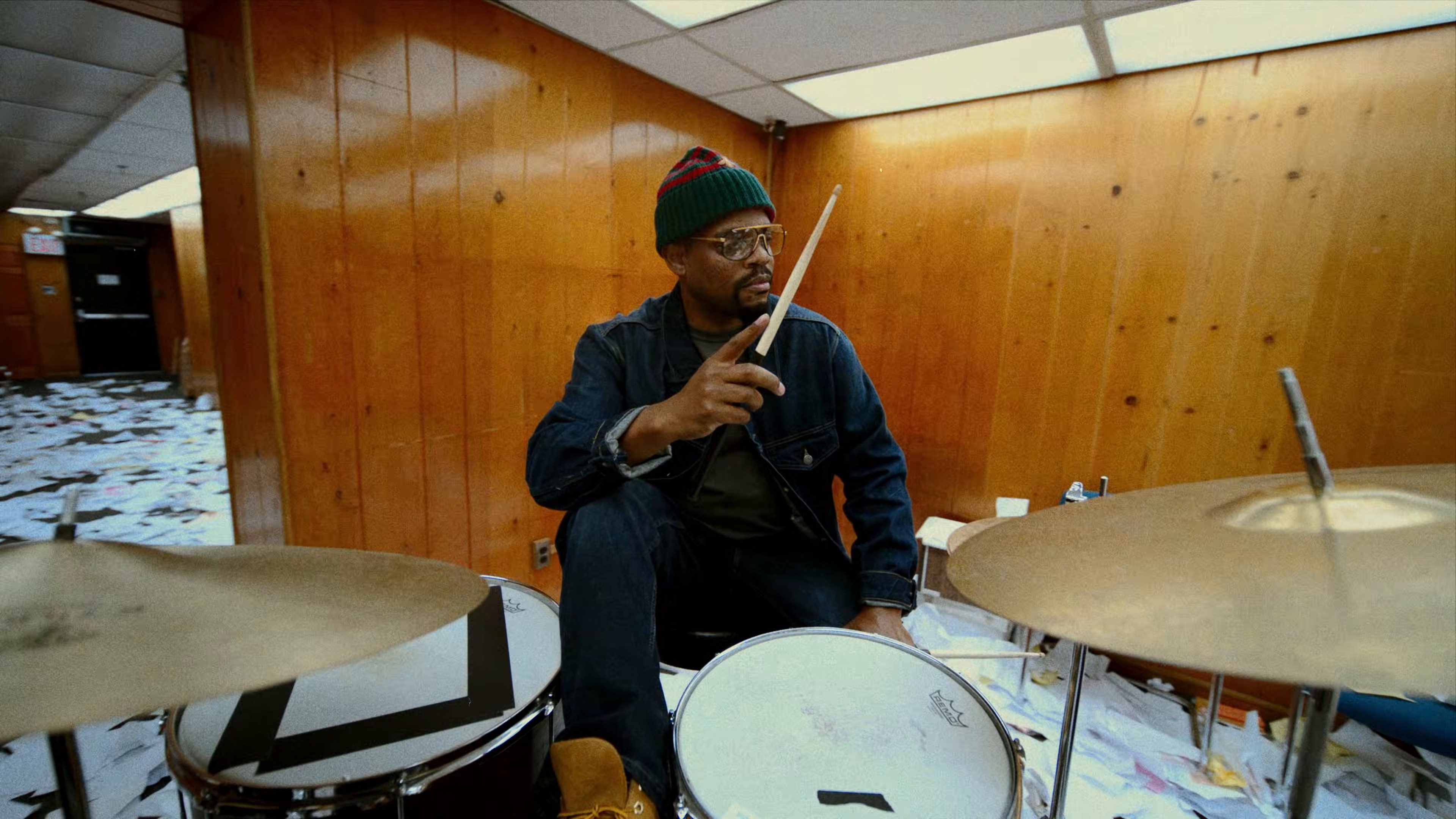 HOWWEFLOW (2025) —  shot,  lighting