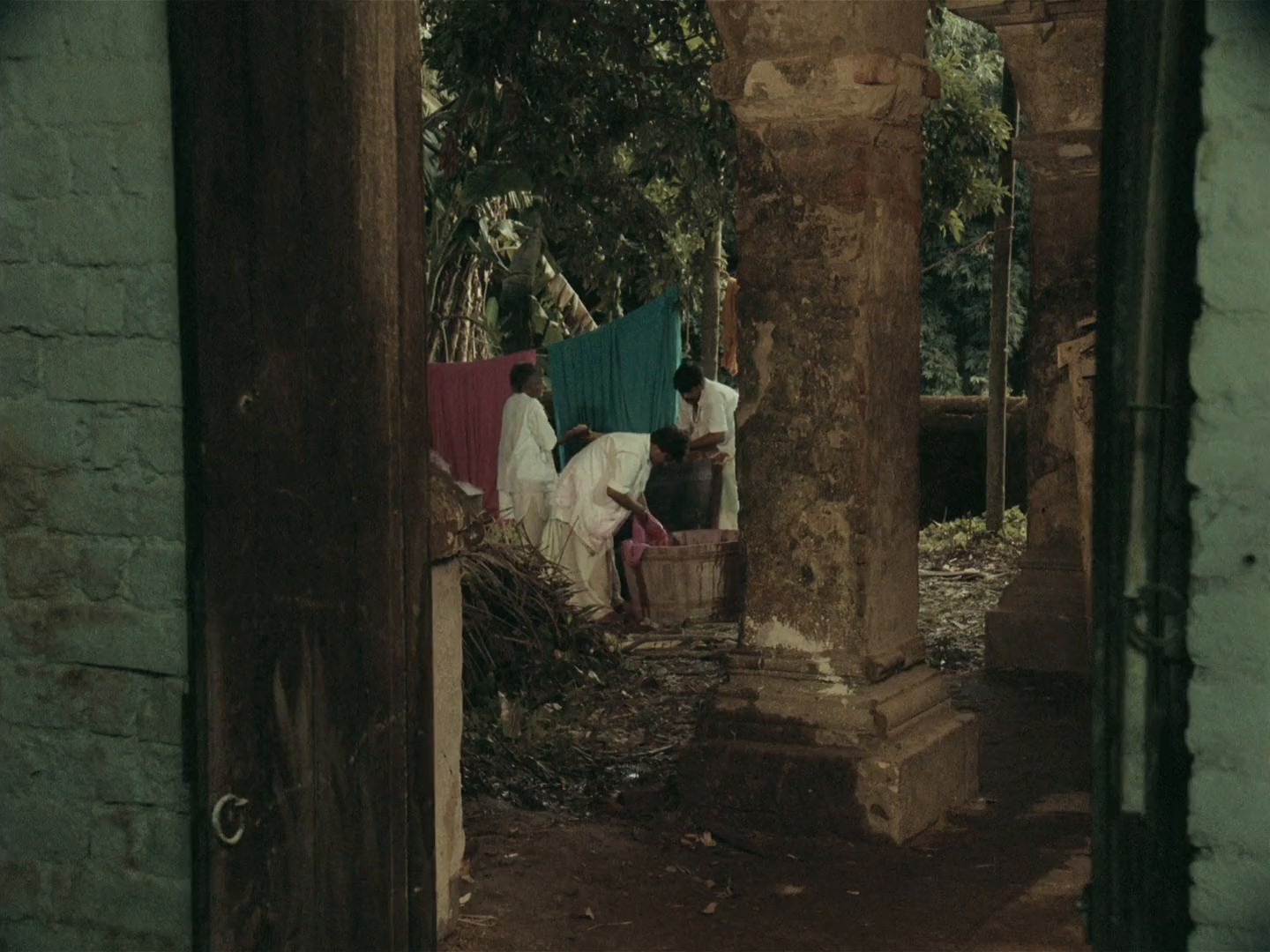 Char Adhyay (1997) —  shot,  lighting