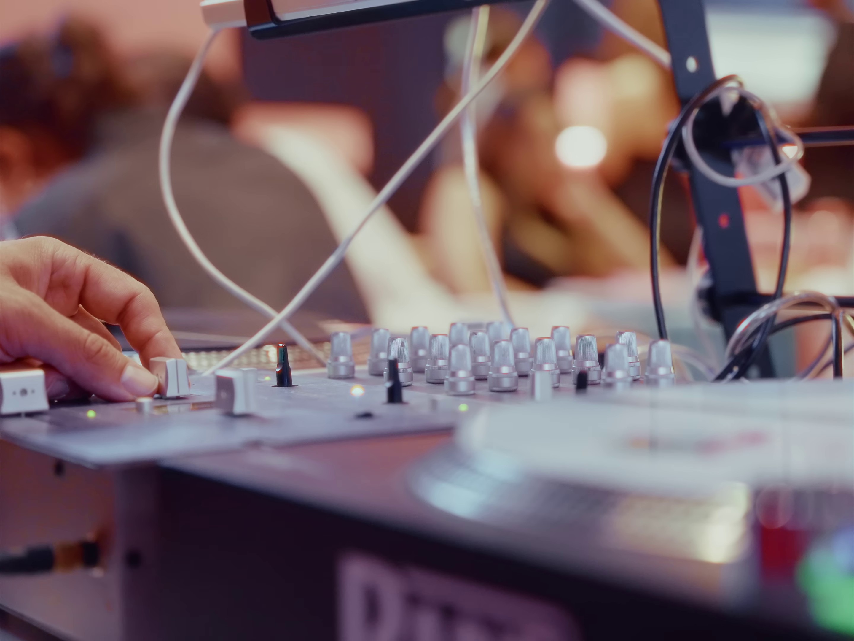 Mon Amour (2023) —  shot,  lighting