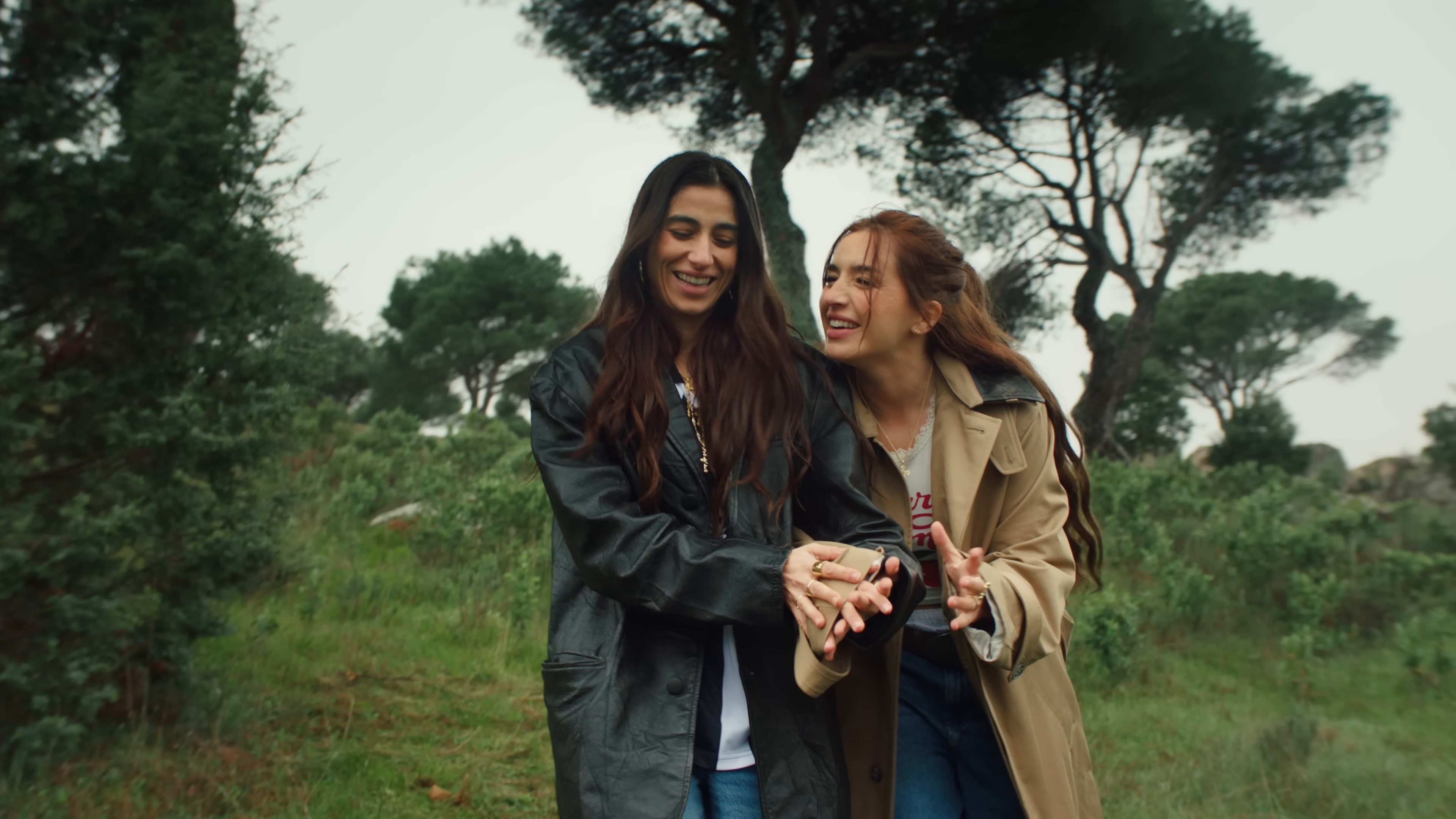 Q SOMOS? (2025) —  shot,  lighting