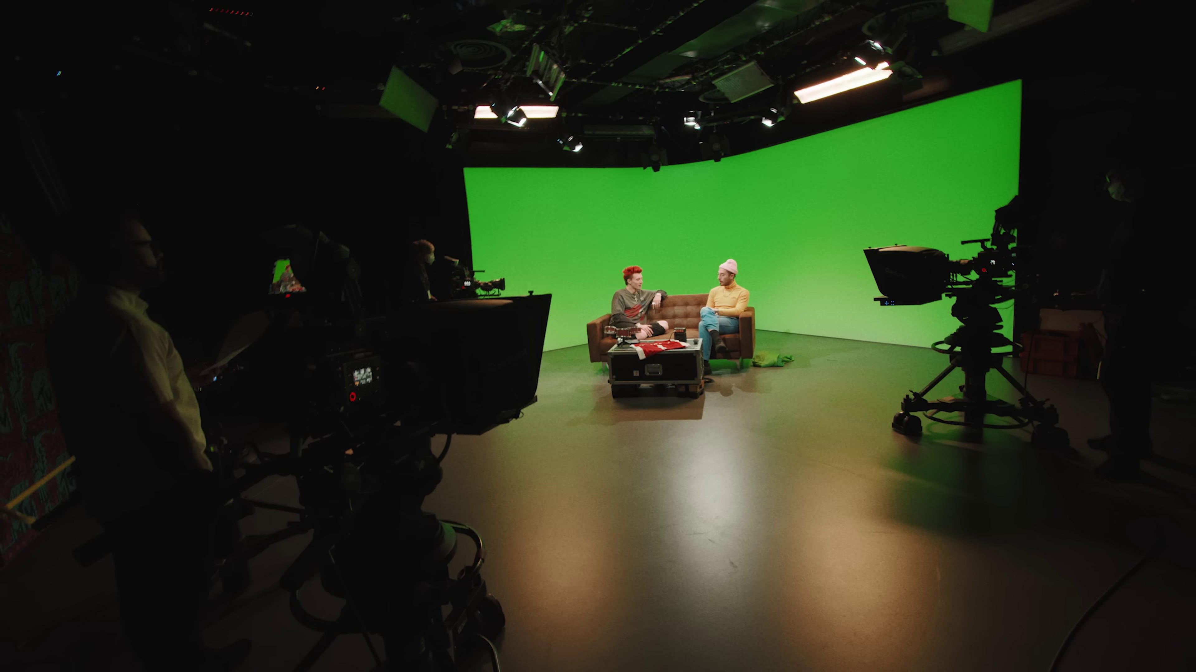 I see london i see france (2022) —  shot,  lighting