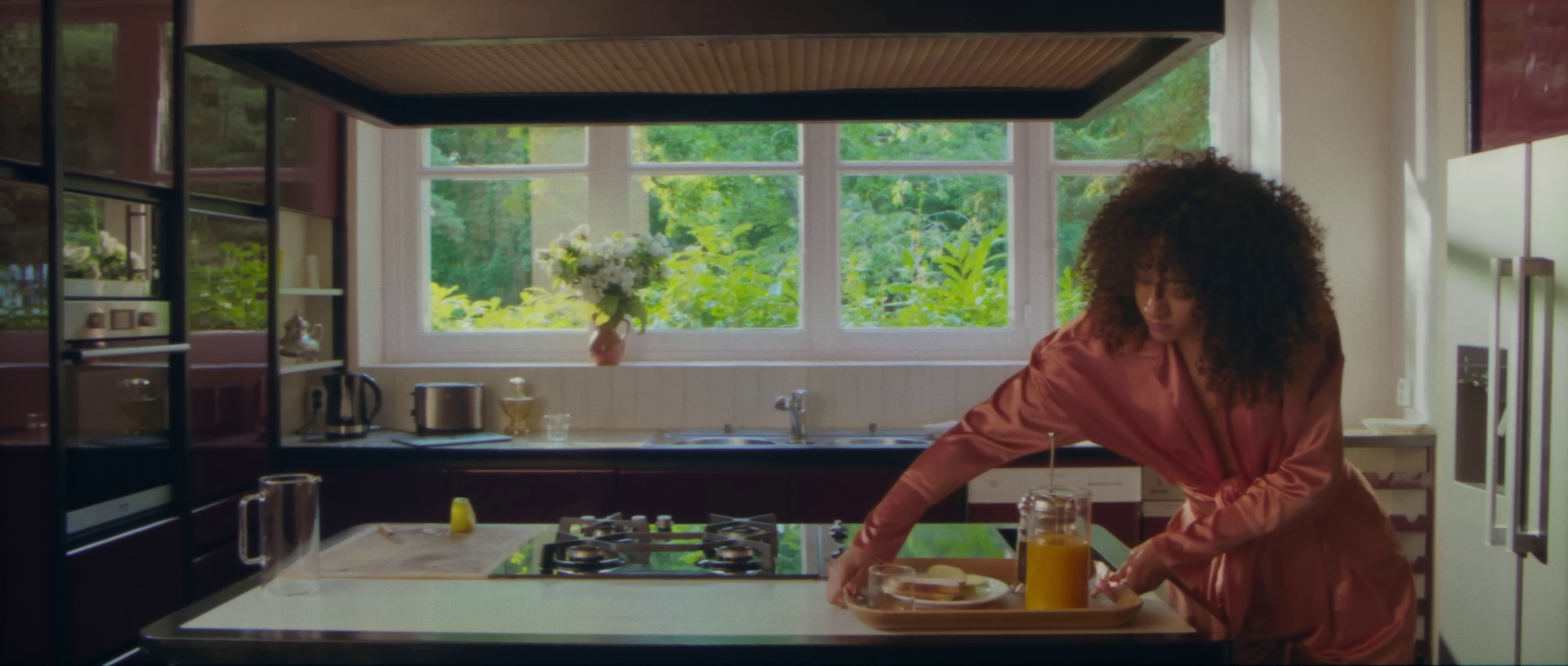 Love Quotes  (2022) —  shot,  lighting