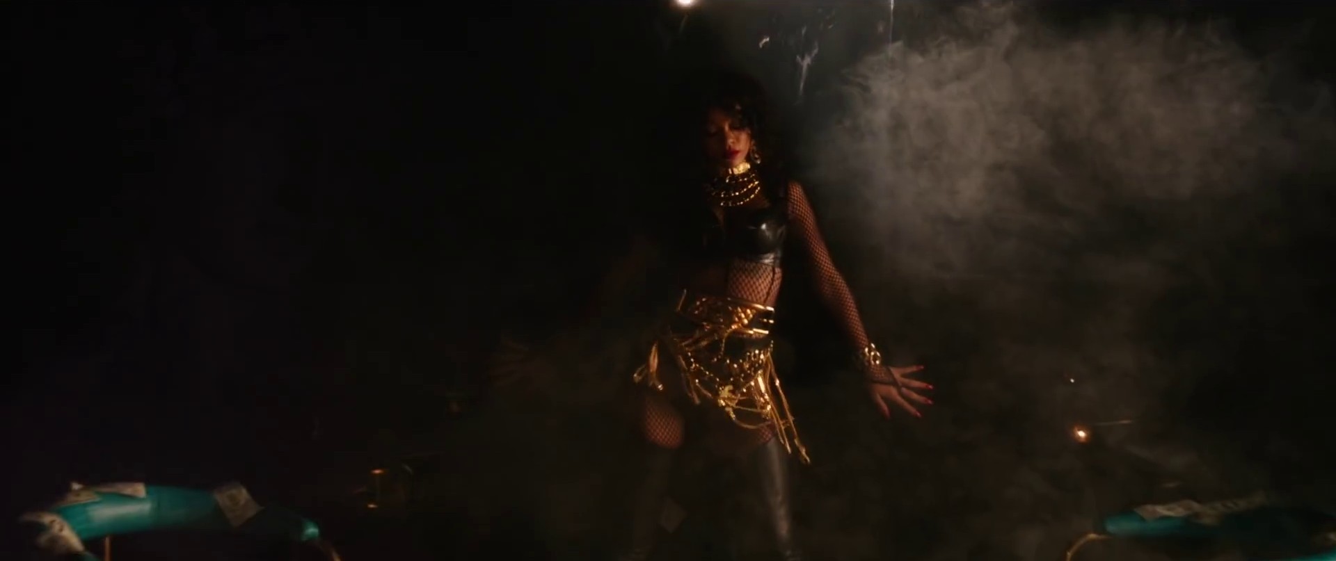 Pour it up (2013) —  shot,  lighting