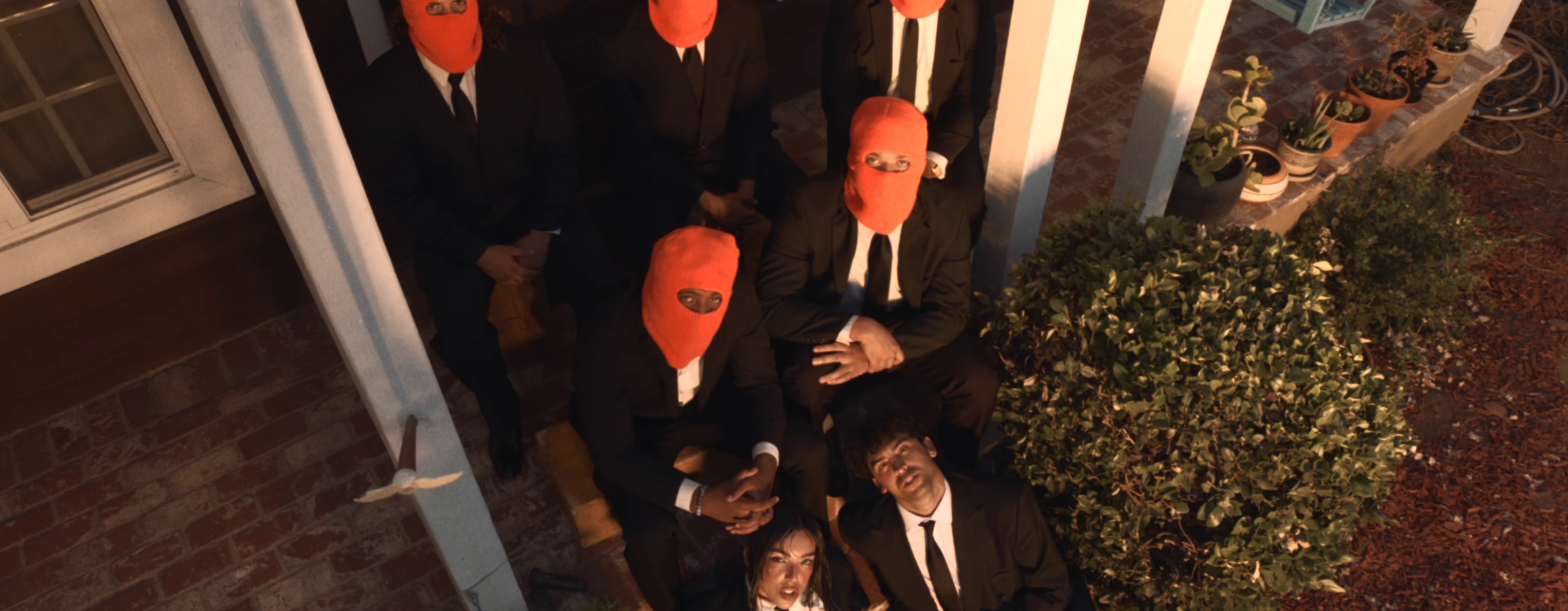 Self destruct (2023) —  shot,  lighting