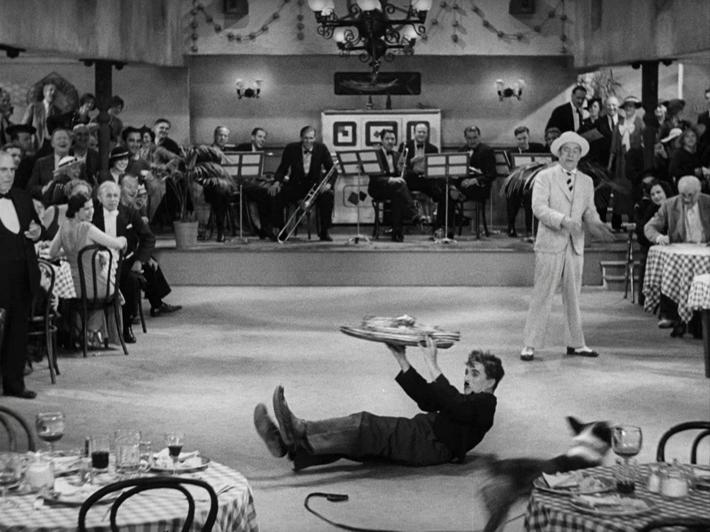 Modern Times (1936) —  shot,  lighting