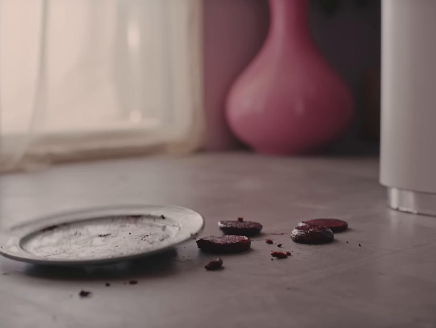 LEECHES (2025) —  shot,  lighting