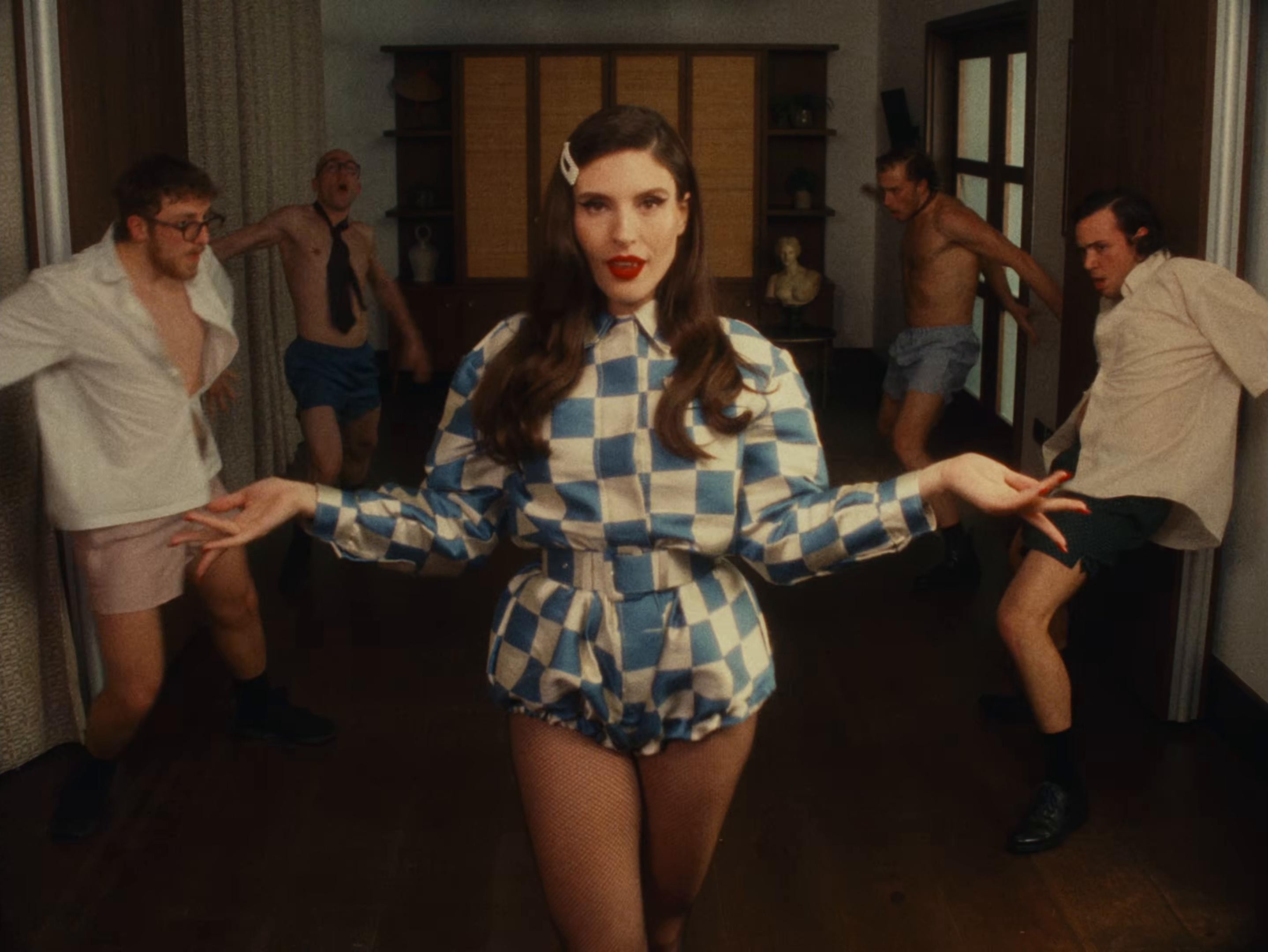 Sì lo so (2026) —  shot,  lighting