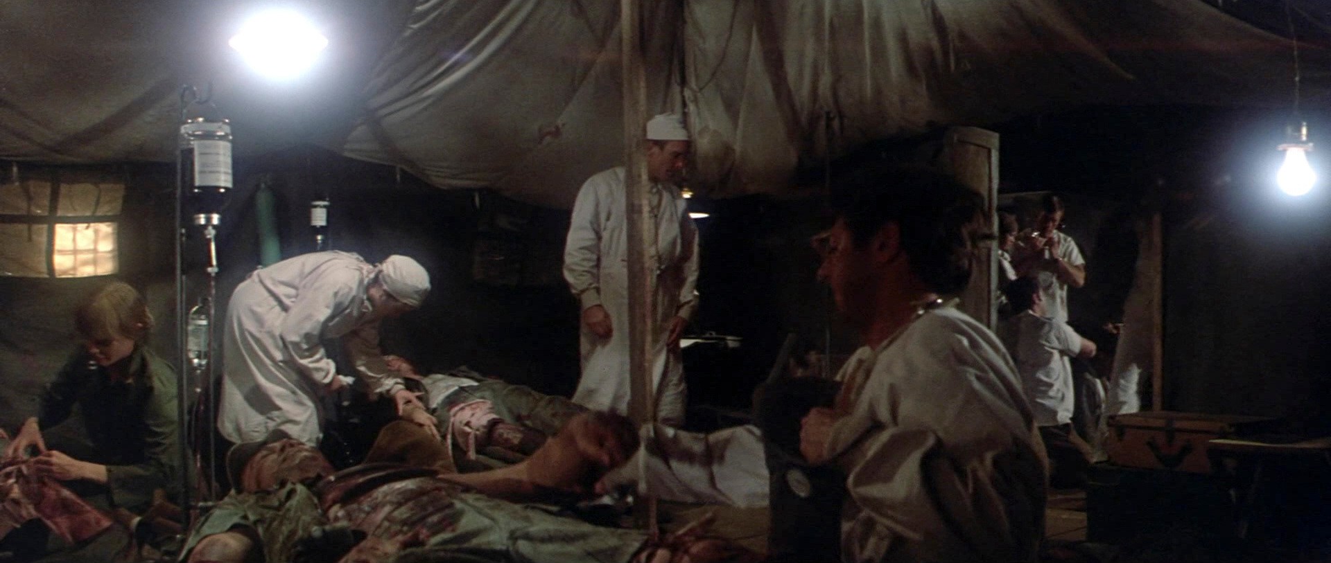 MASH (1970) —  shot,  lighting