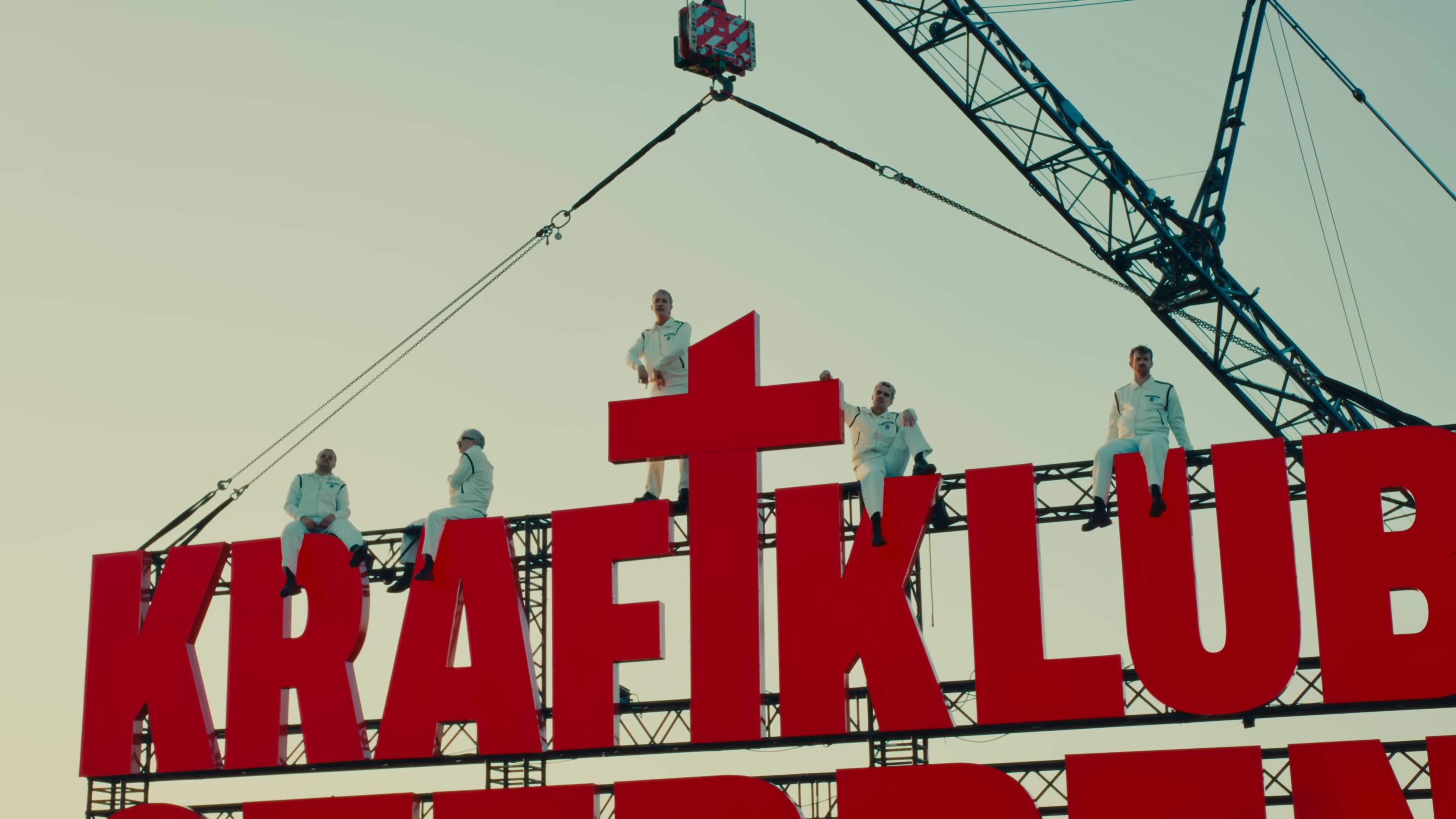 Schief in jedem Chor (2025) —  shot,  lighting