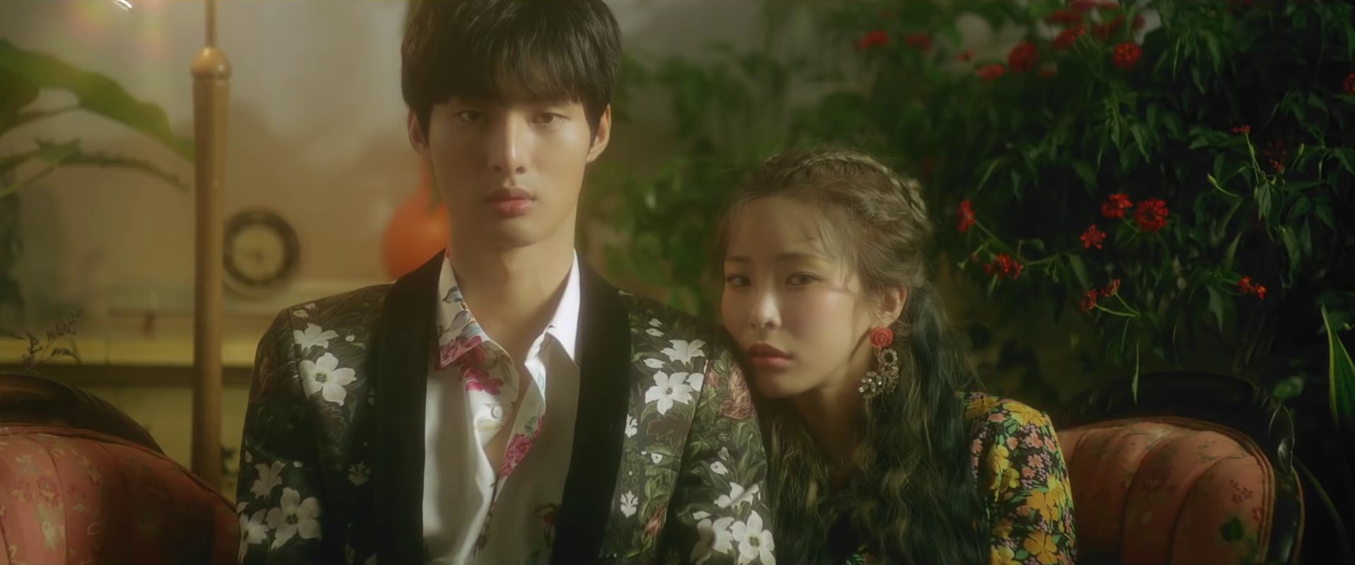 We don't talk together (2019) —  shot,  lighting