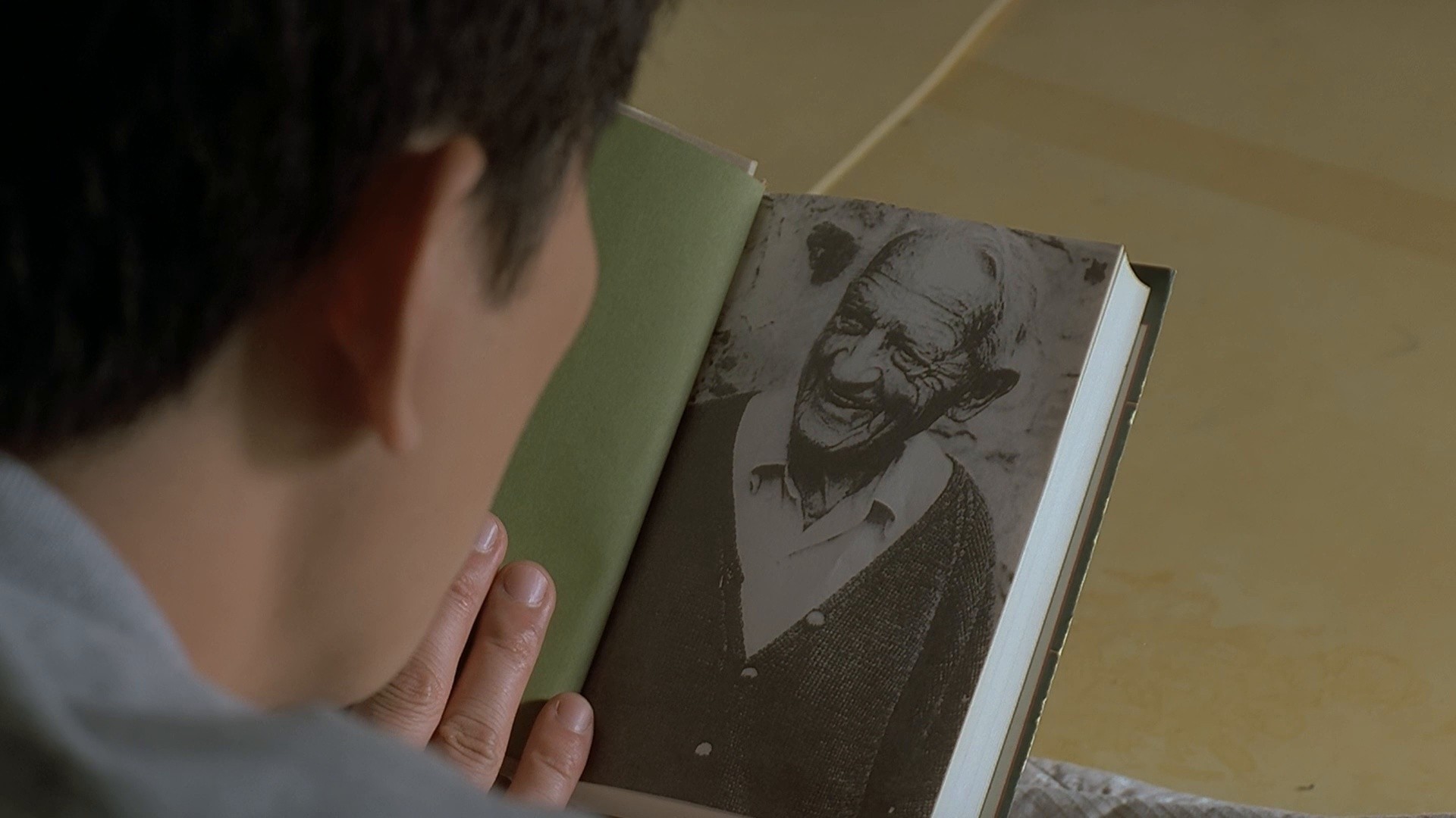 On the Occasion of Remembering the Turning Gate (2002) —  shot,  lighting