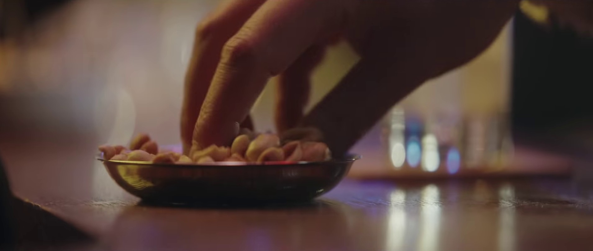 Waf  (2021) —  shot,  lighting