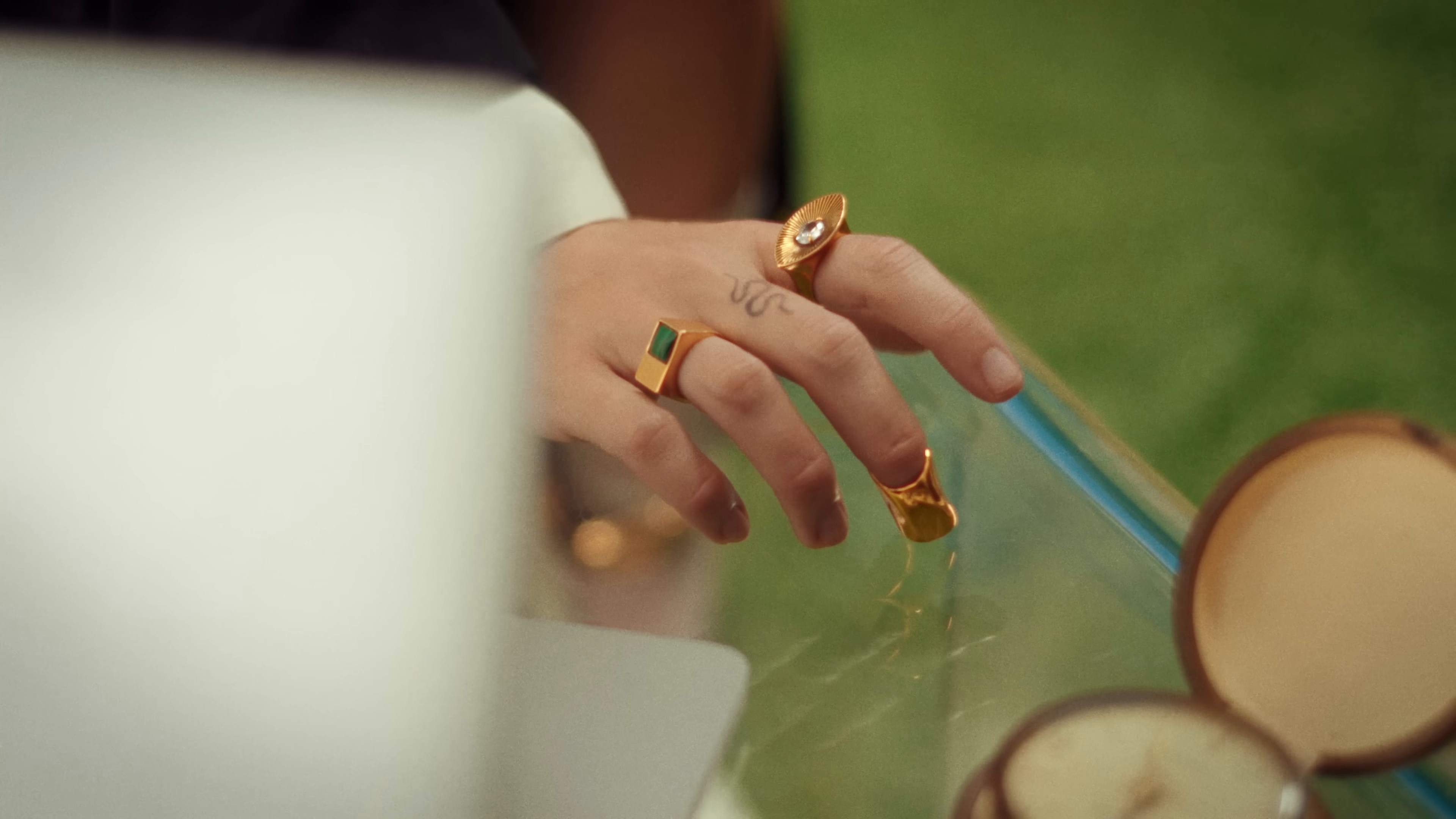 Que Pecado! (2025) —  shot,  lighting