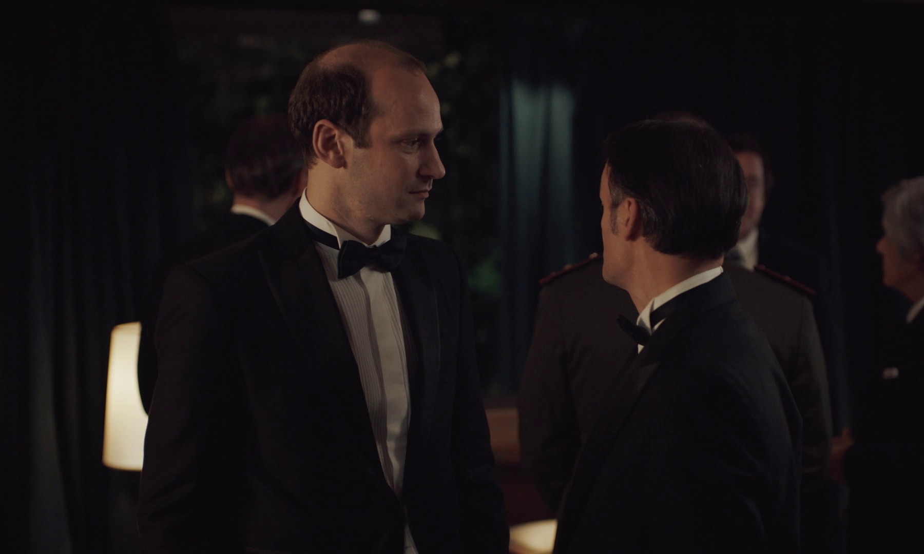 Azor (2021) —  shot,  lighting