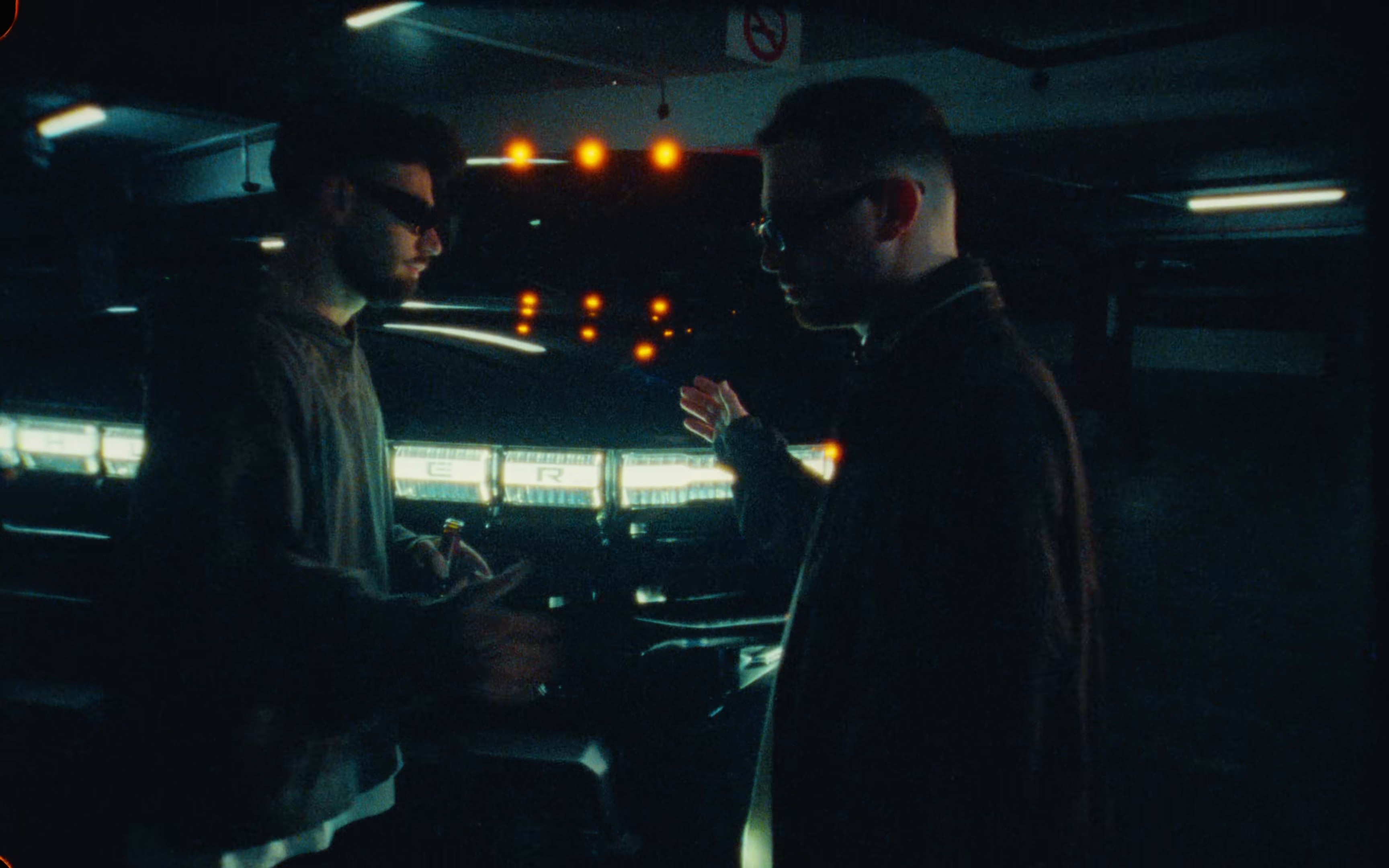 תן לי את האששש (2024) —  shot,  lighting