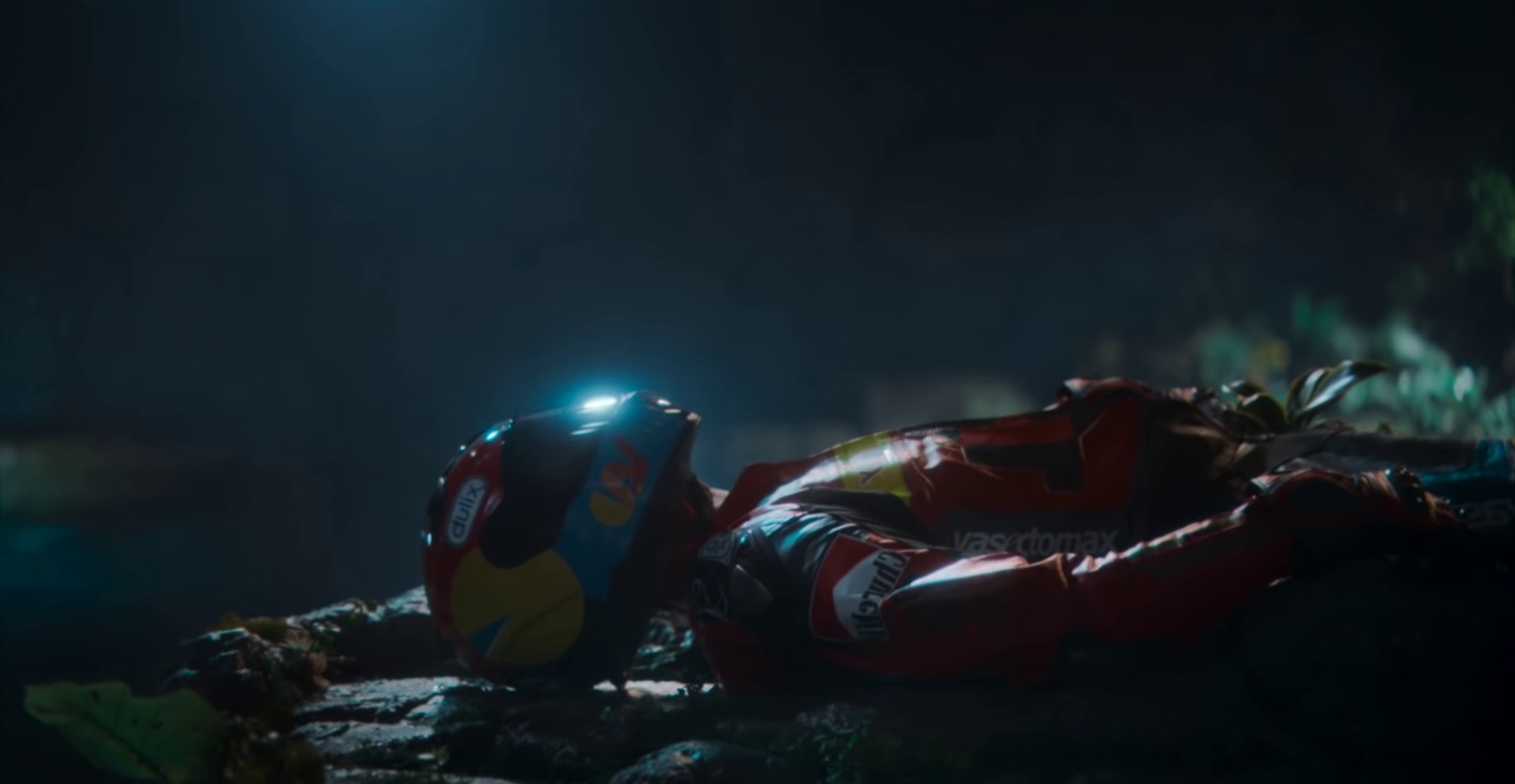 Sirens  (2022) —  shot,  lighting