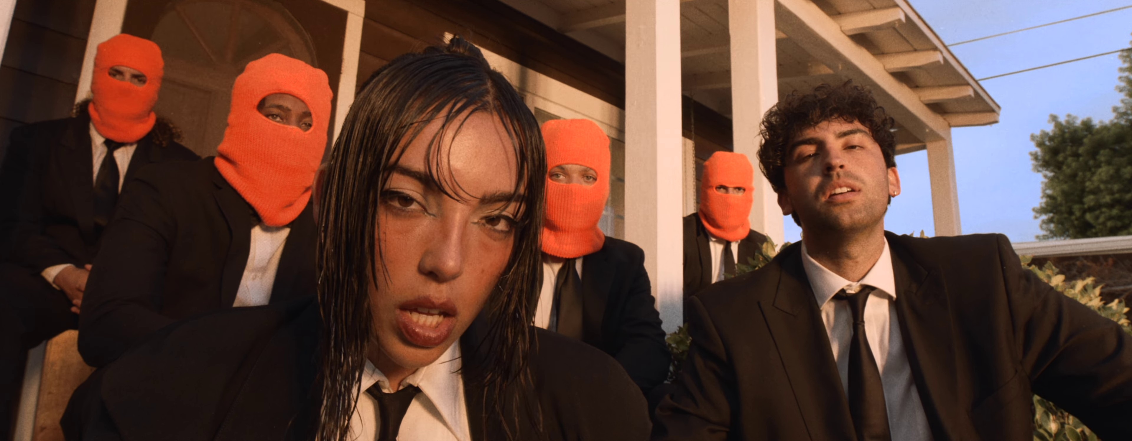 Self destruct (2023) —  shot,  lighting