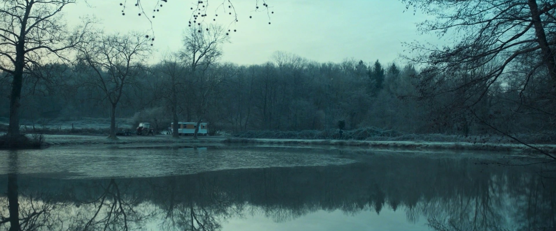 The Astronaut (2023) —  shot,  lighting