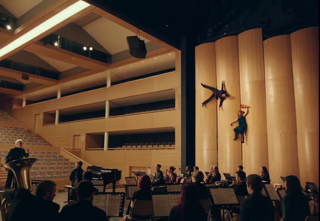 TBWA\Paris pour McDonald's France - "Livraison à Domicile" - Février 2024 (2024) —  shot,  lighting