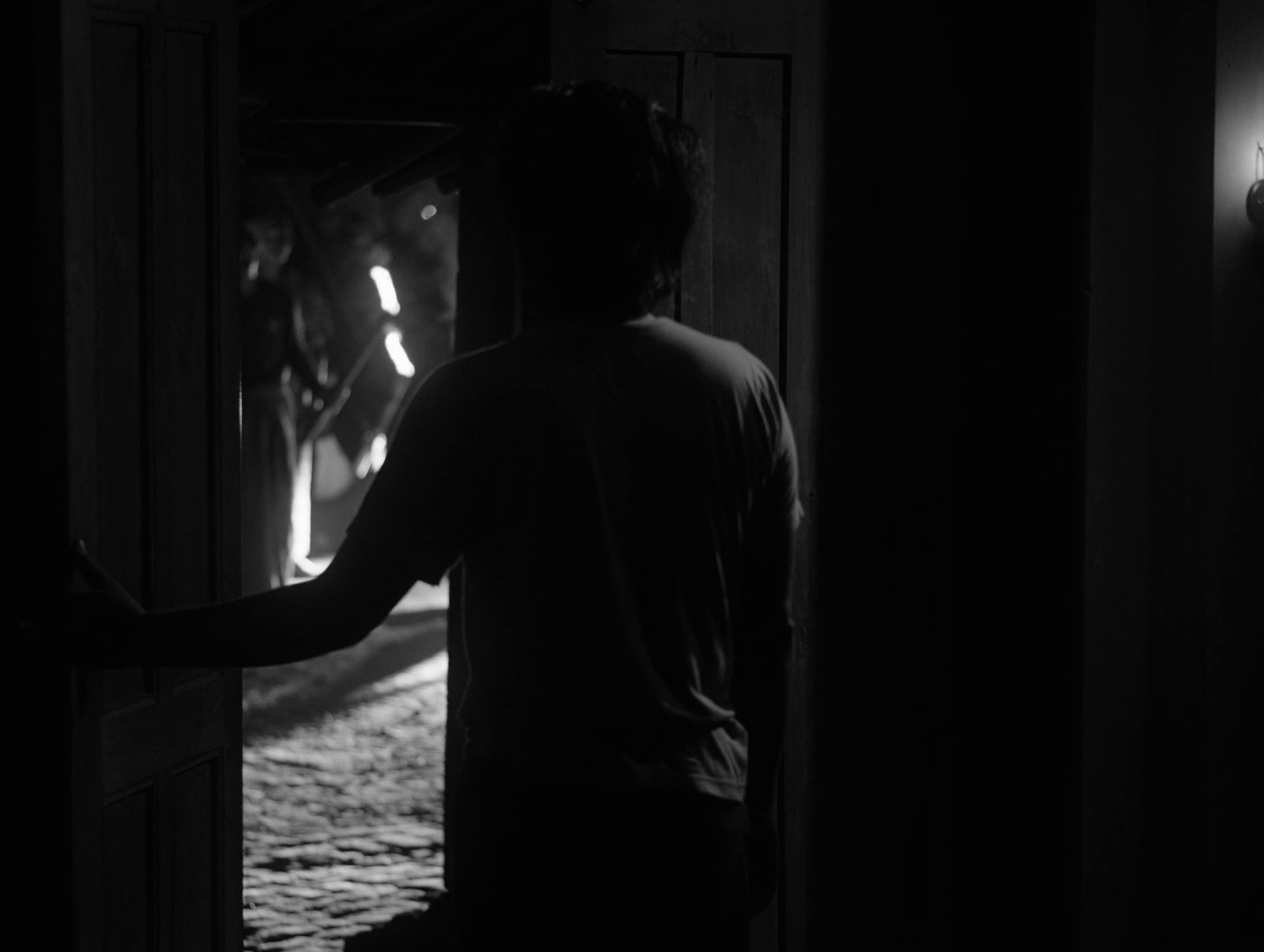 The Science of Fictions (2020) —  shot,  lighting