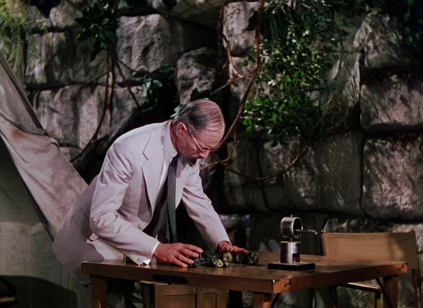 Dr. Cyclops (1940) —  shot,  lighting