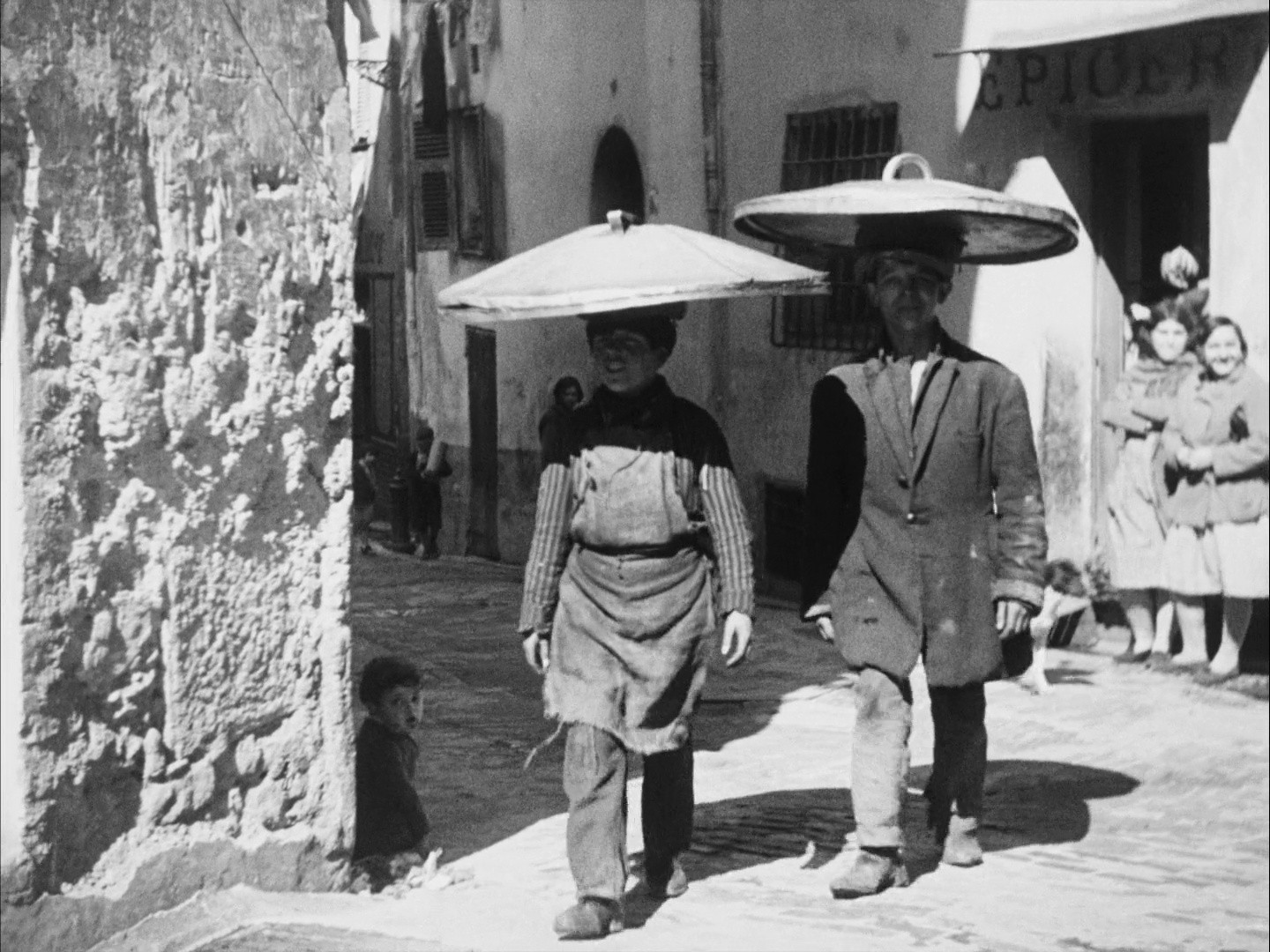 À Propos de Nice (1930) —  shot,  lighting