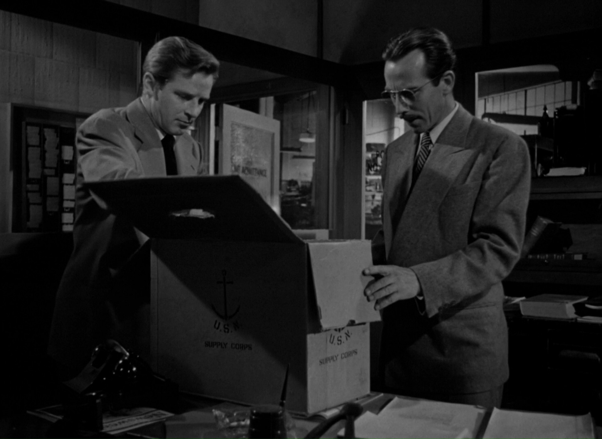 He Walked by Night (1948) —  shot,  lighting