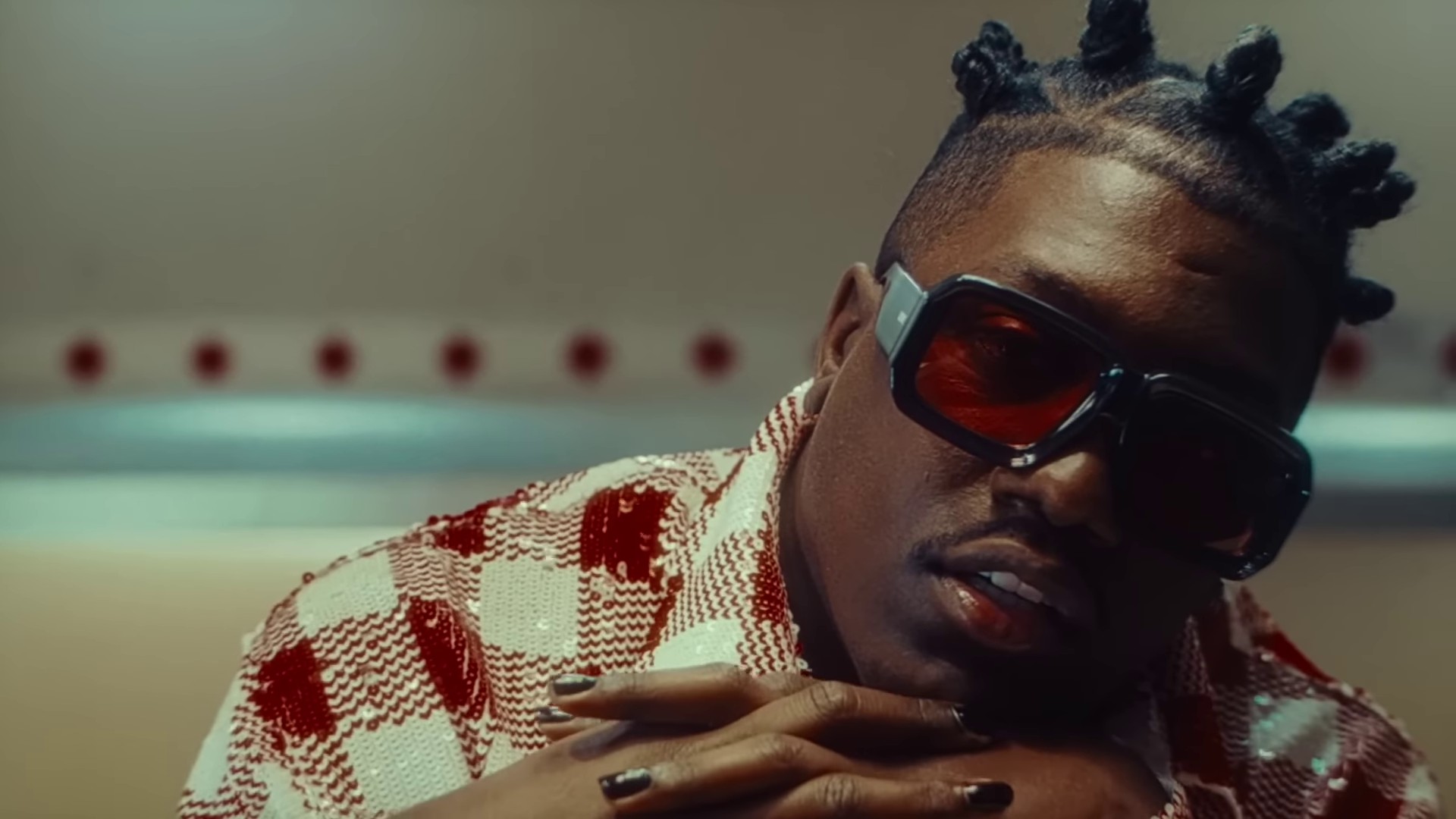 Say something  (2023) —  shot,  lighting