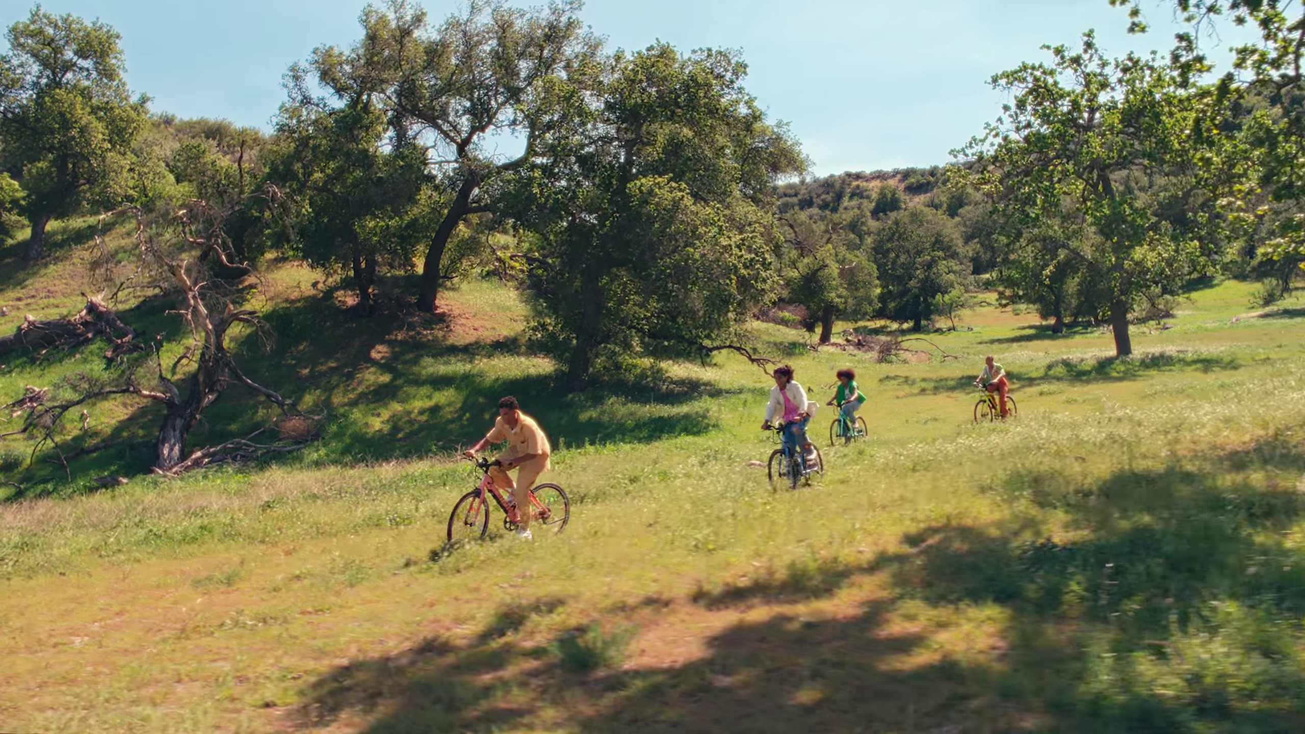 Skyline (2022) —  shot,  lighting