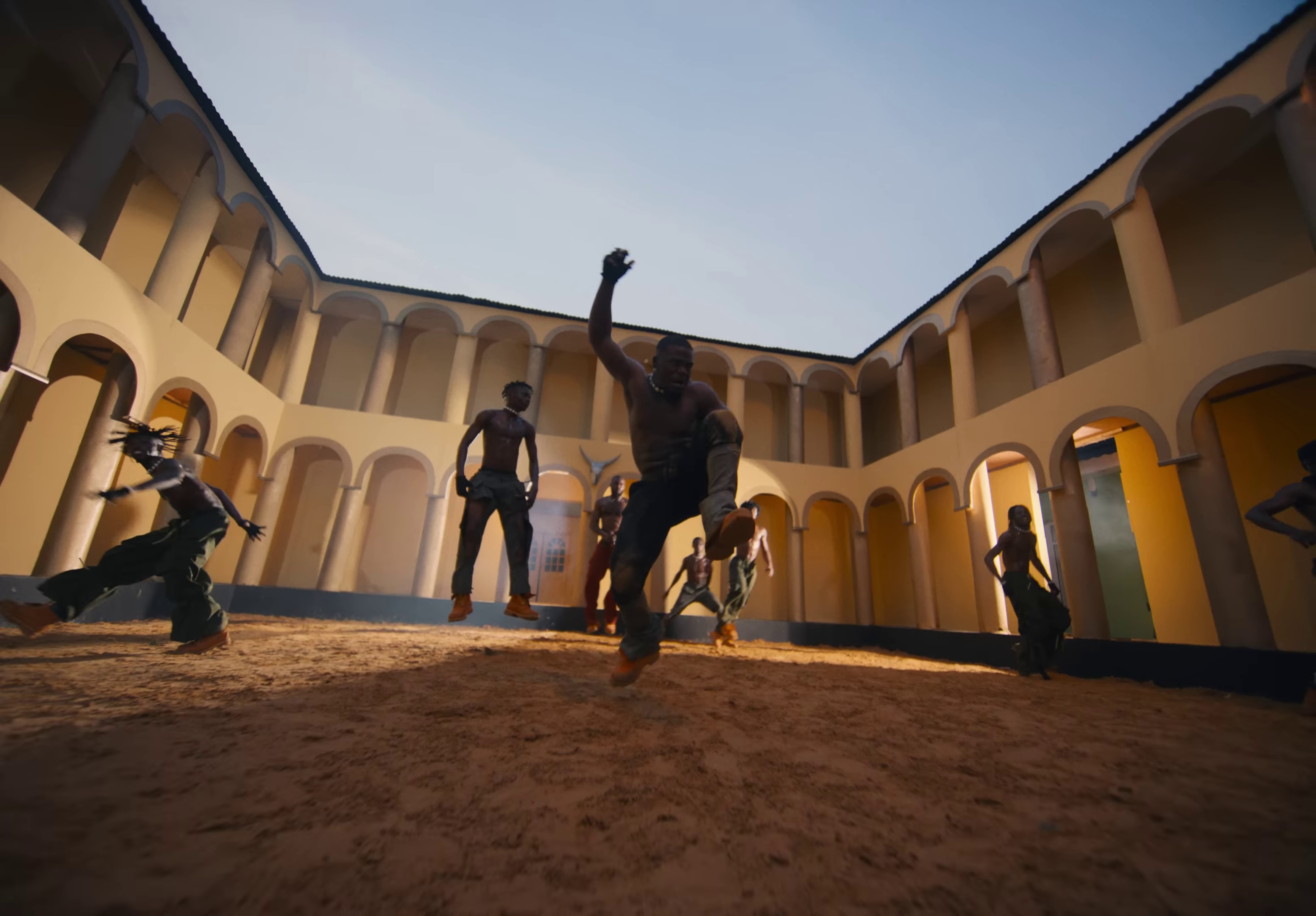 Giza  (2023) —  shot,  lighting