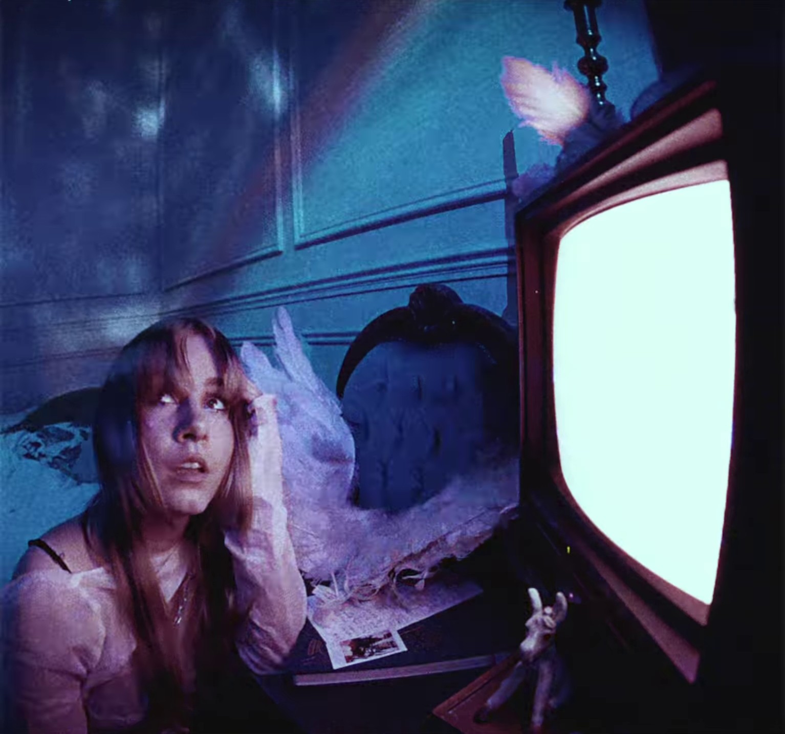 LONER (2024) —  shot,  lighting