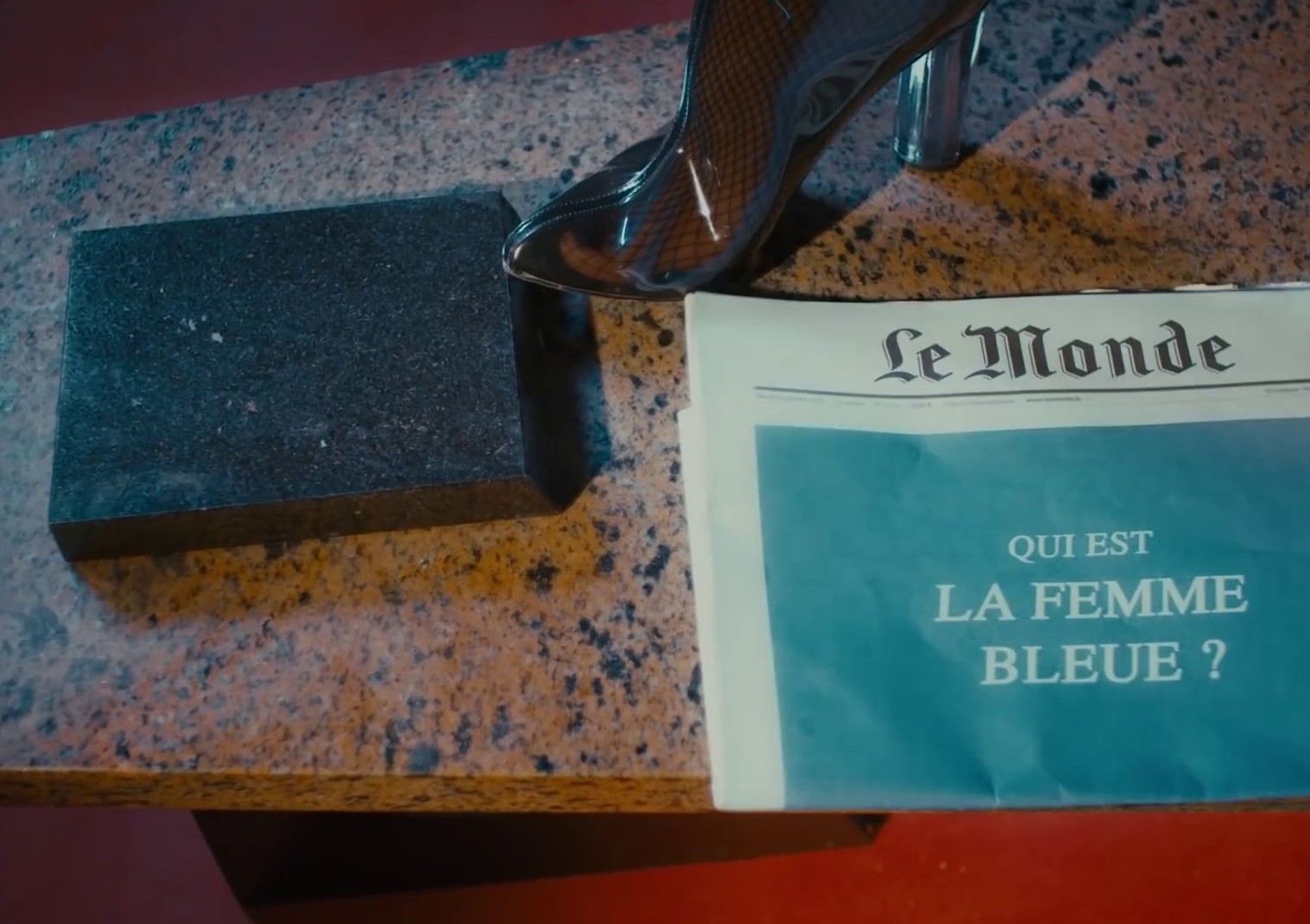 La Femme à la Peau Bleue (2017) —  shot,  lighting