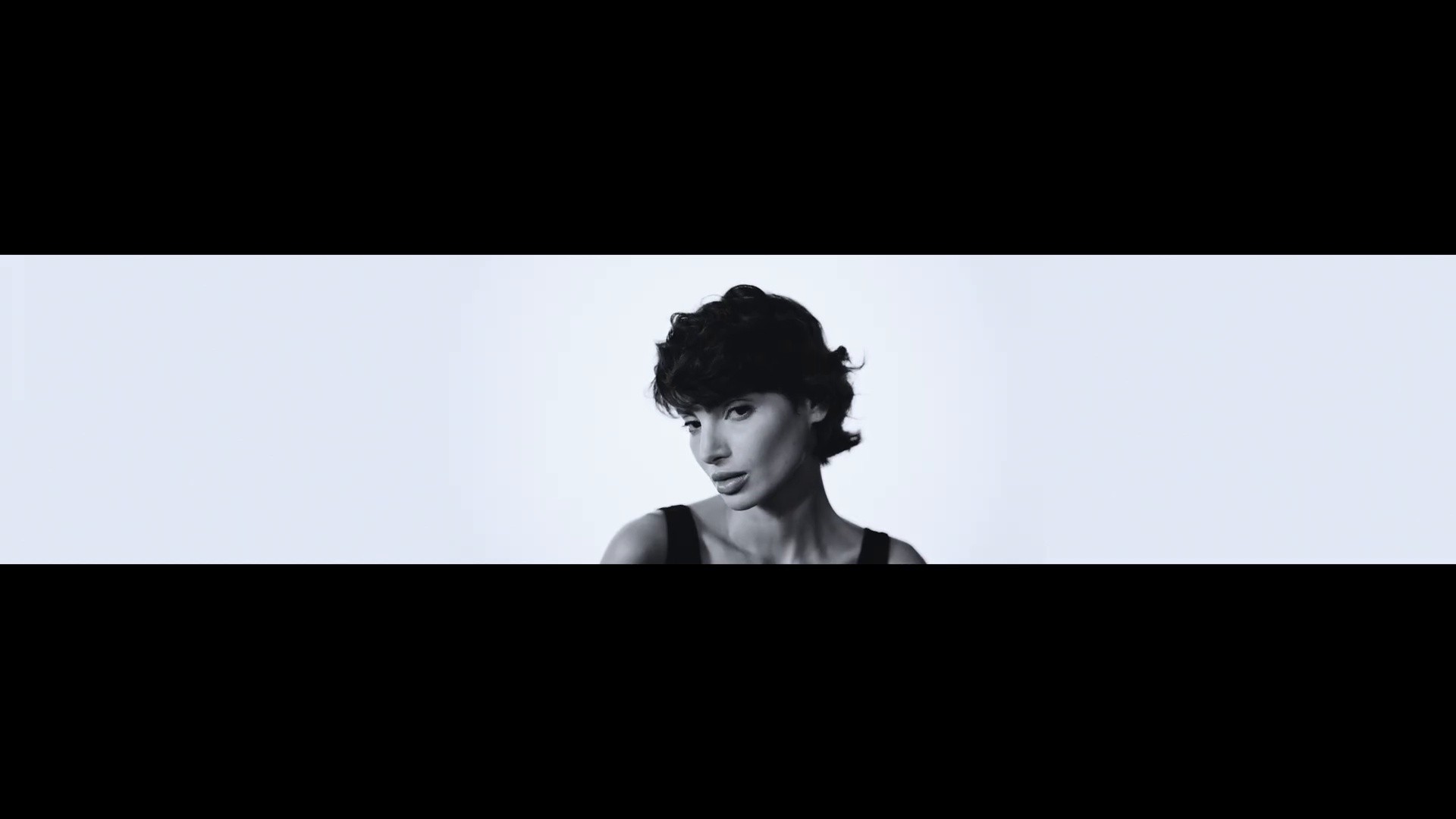 Sexting (2025) —  shot,  lighting