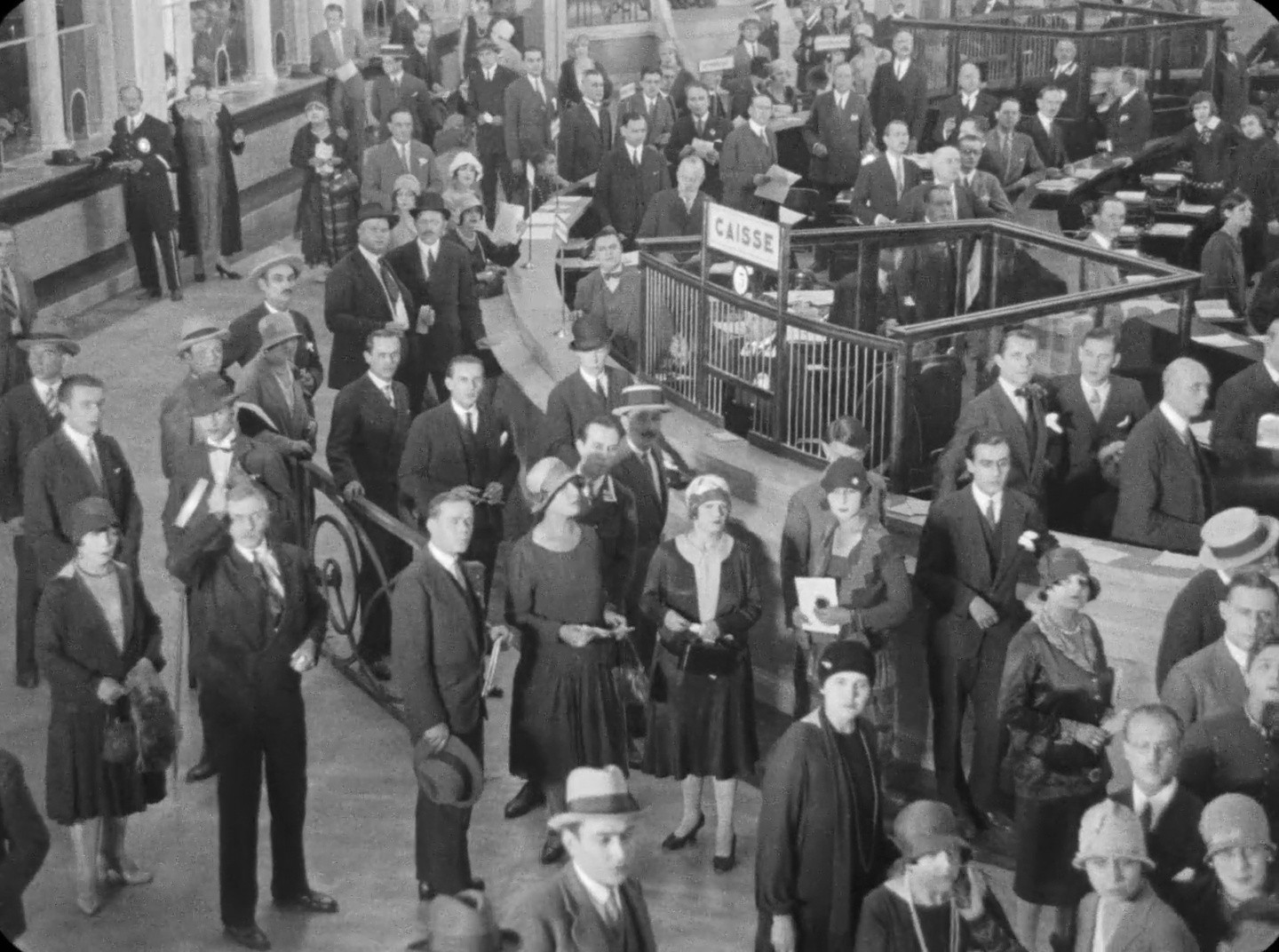 L'Argent (1928) —  shot,  lighting