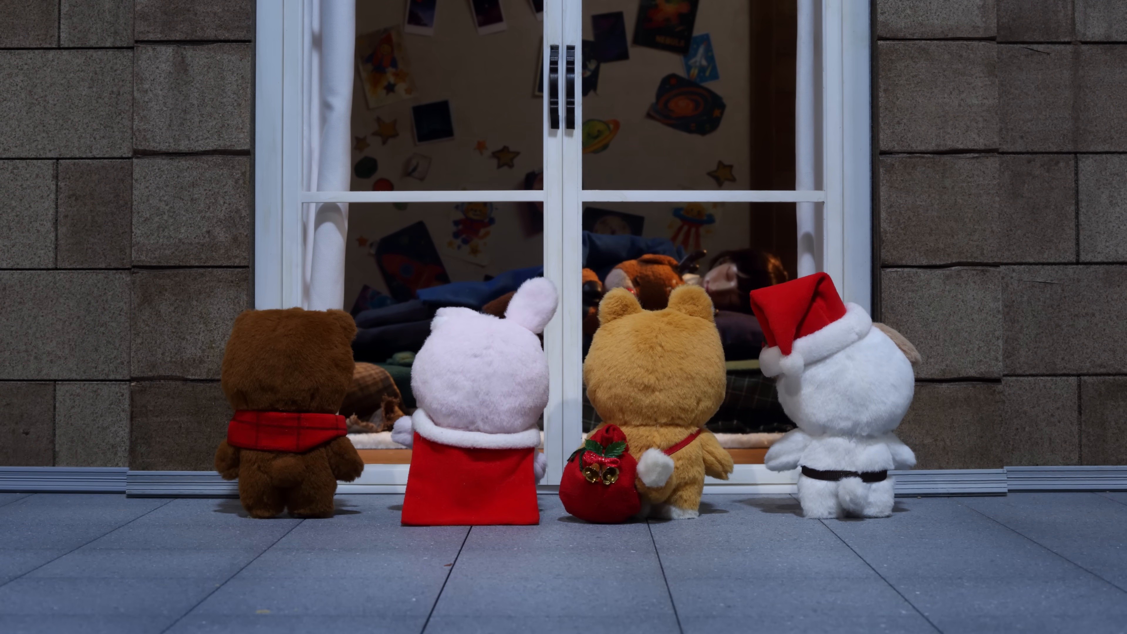 Lovin' the Christmas (2025) —  shot,  lighting