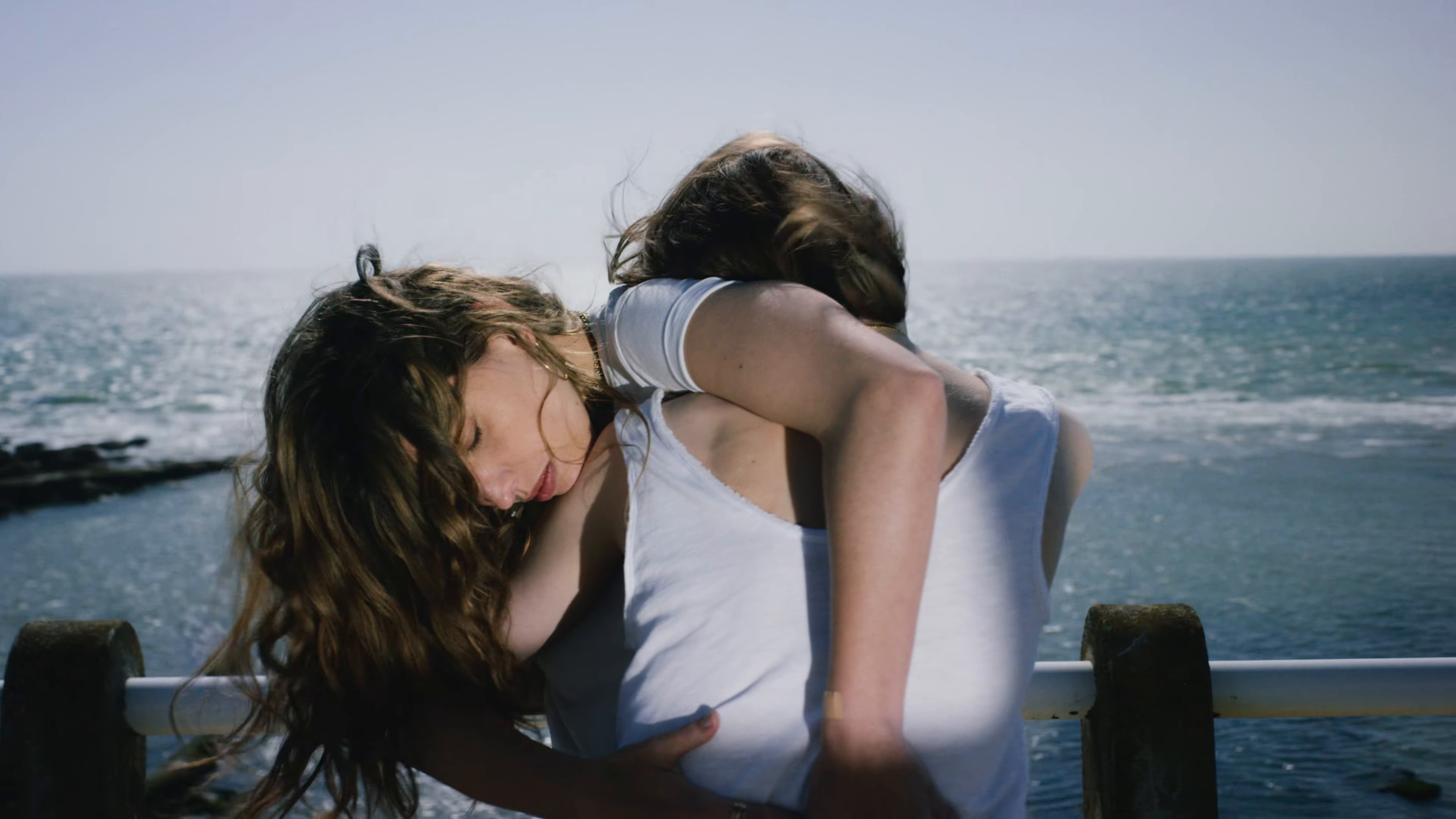 Mon épaule (2024) —  shot,  lighting