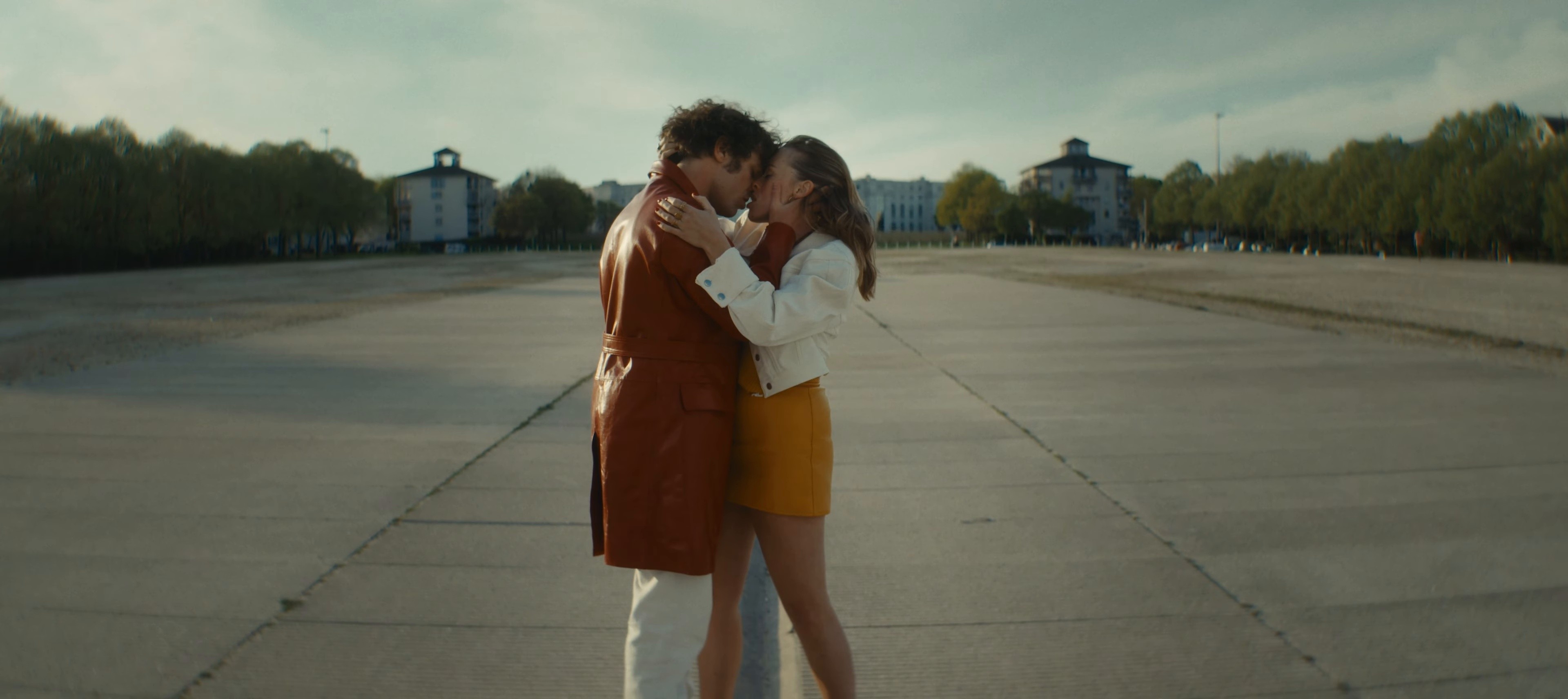 Mute (2025) —  shot,  lighting